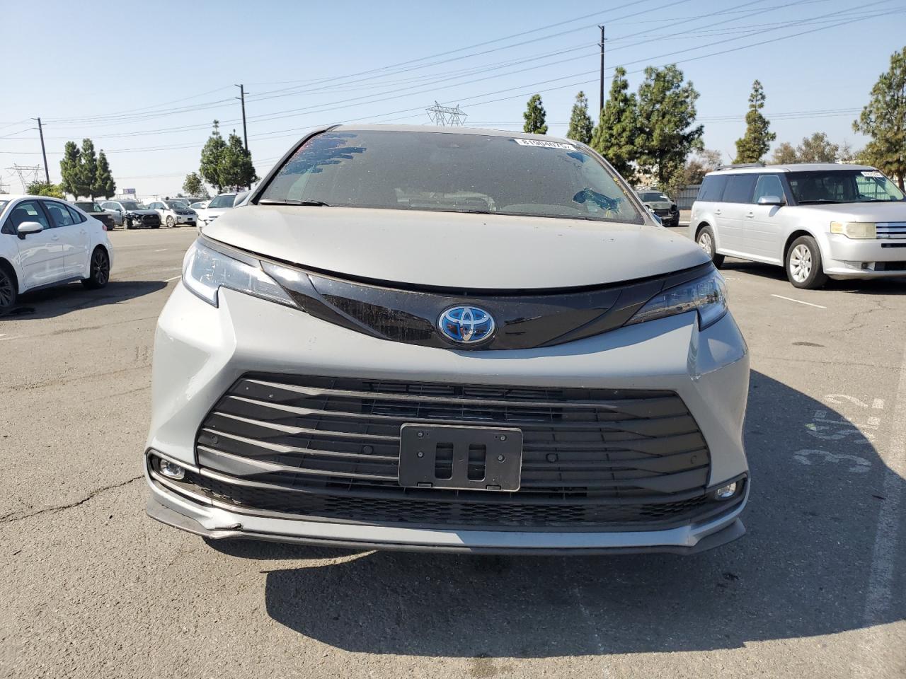 2025 Toyota Sienna, Xse