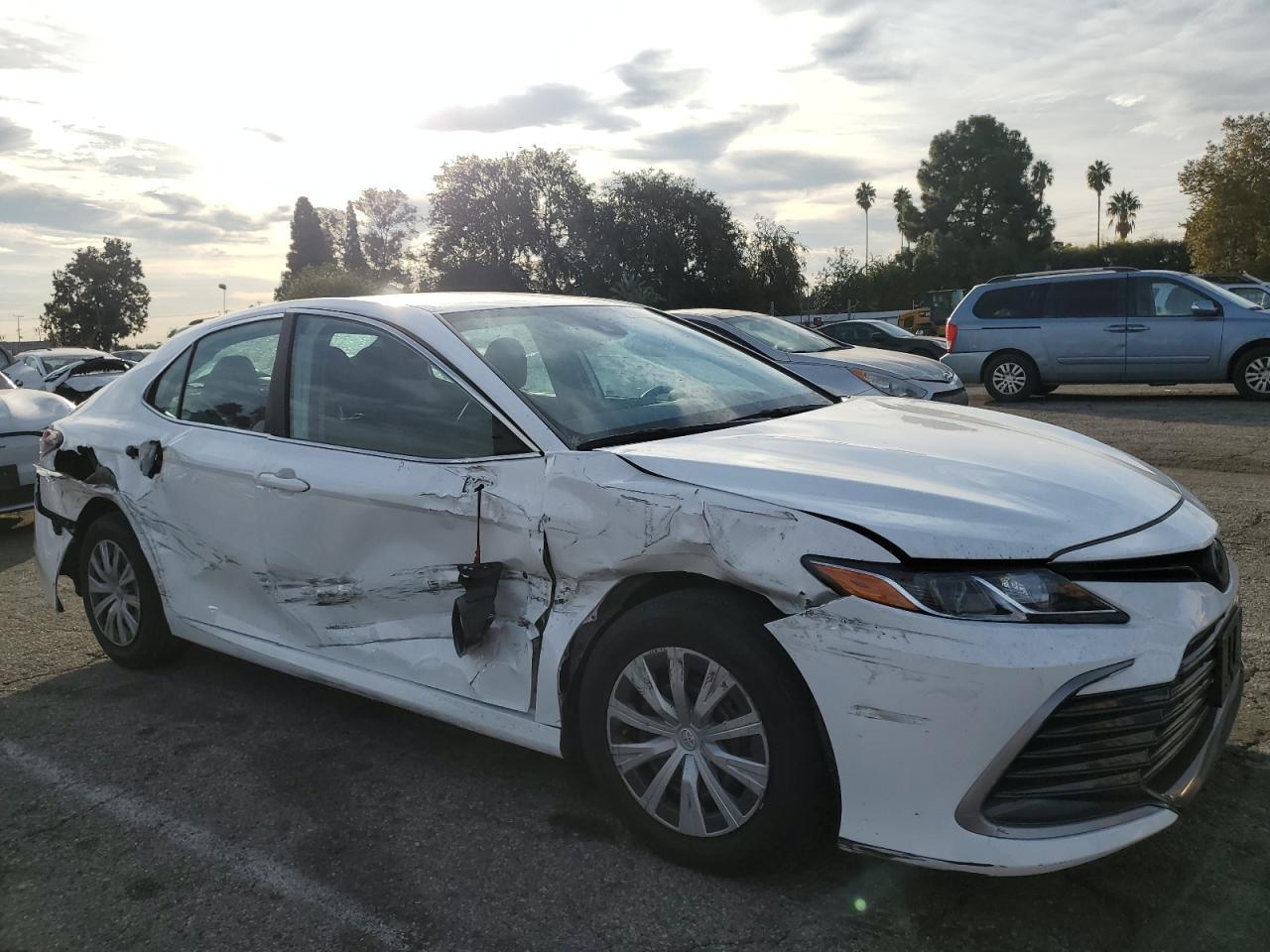 2022 Toyota Camry, LE