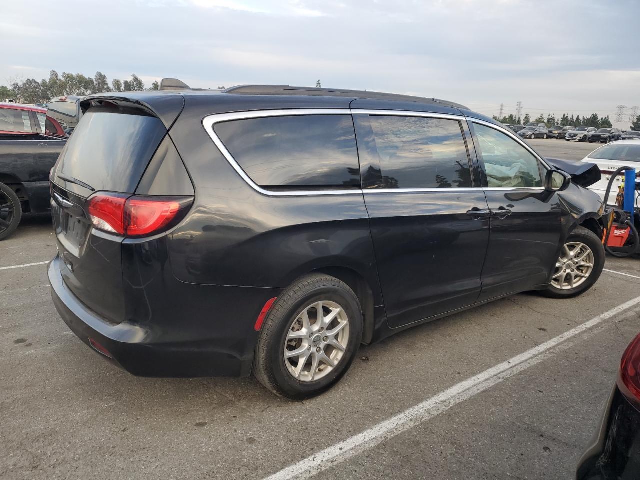 2021 Chrysler Voyager, Lxi