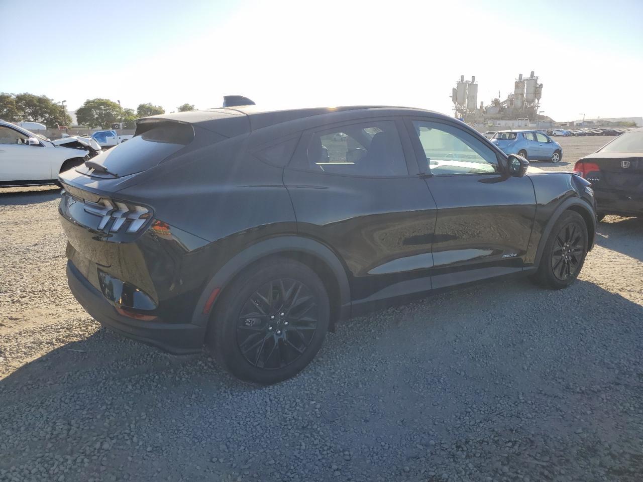 2025 Ford Mustang, Select