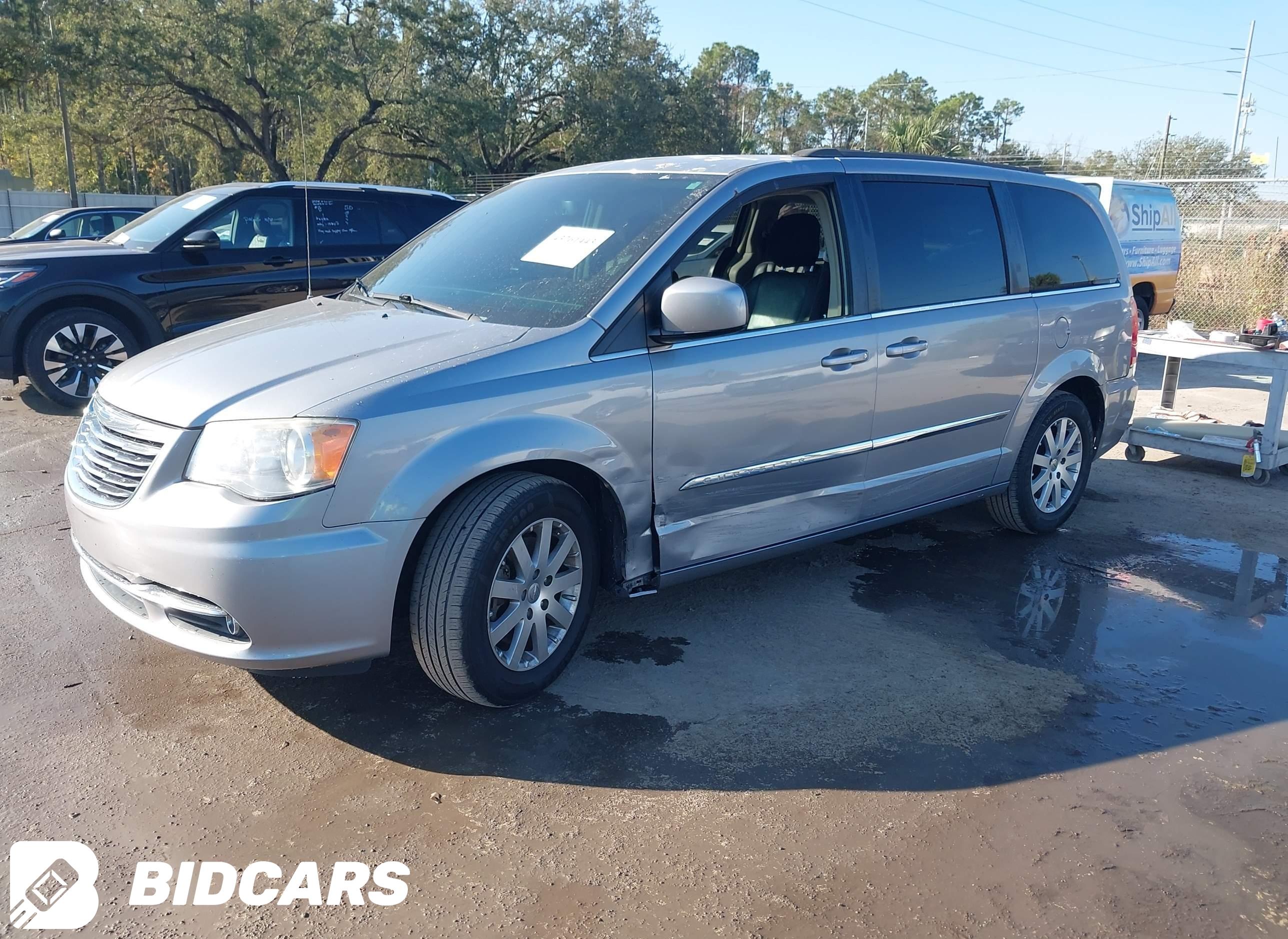 2015 Chrysler Town and Countr...