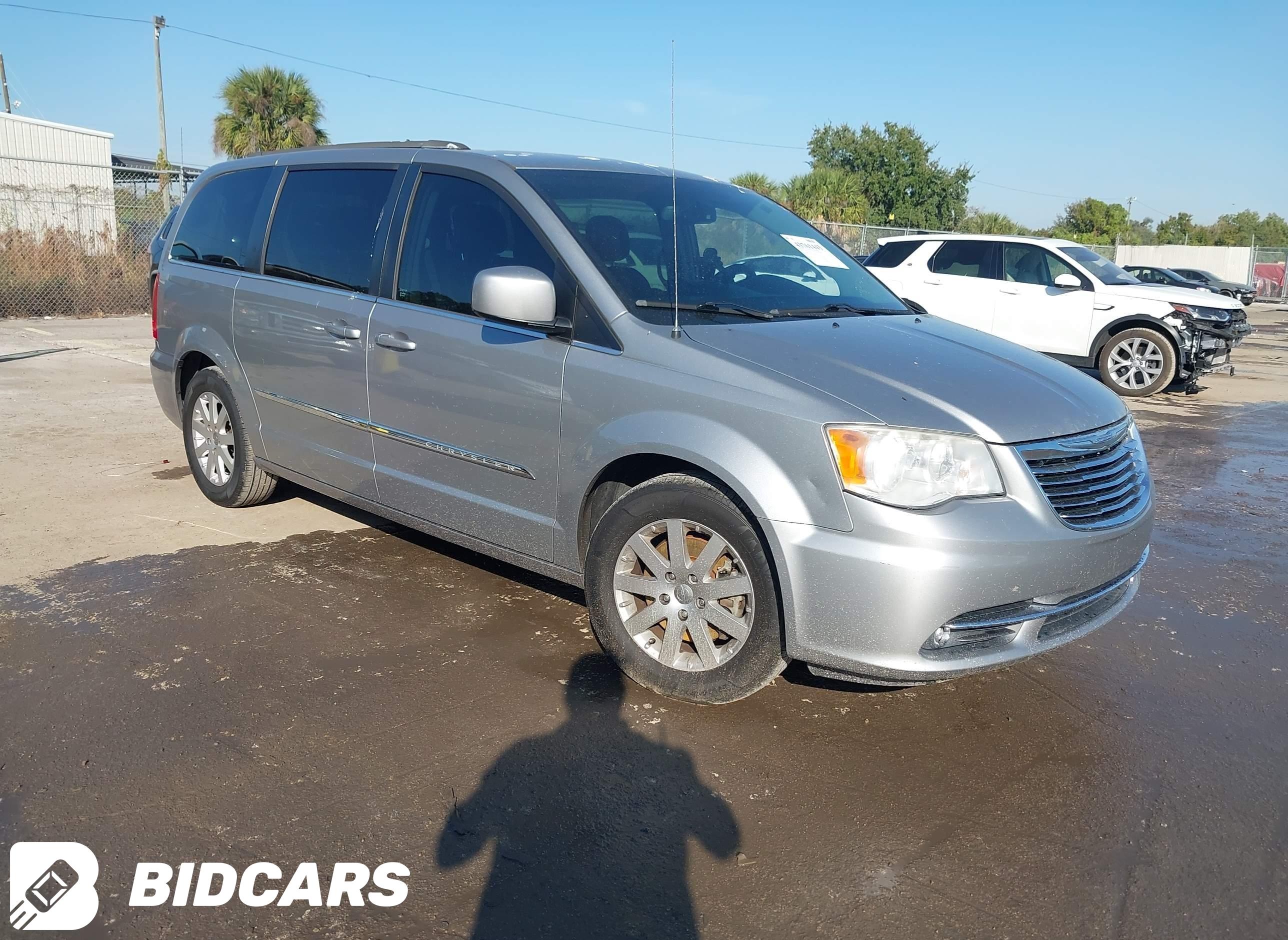 2015 Chrysler Town and Countr...