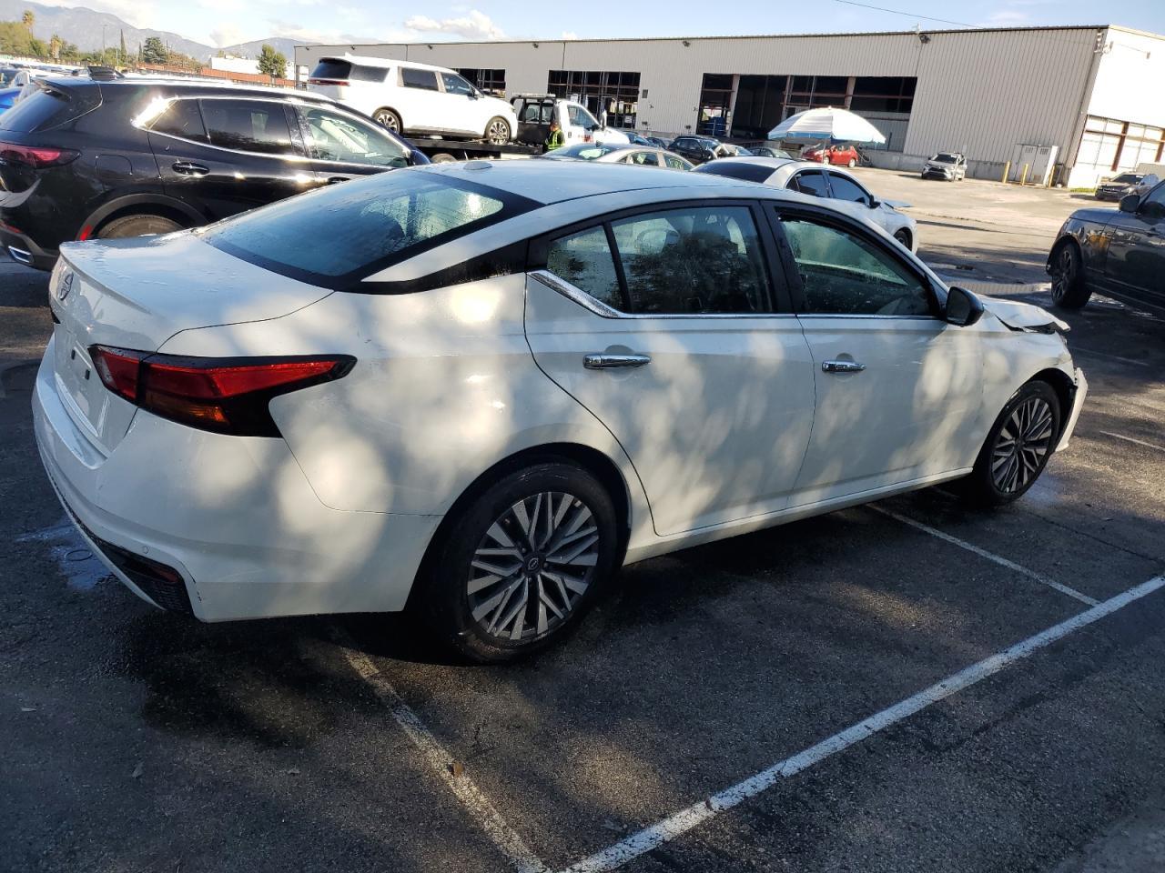 2025 Nissan Altima, SV