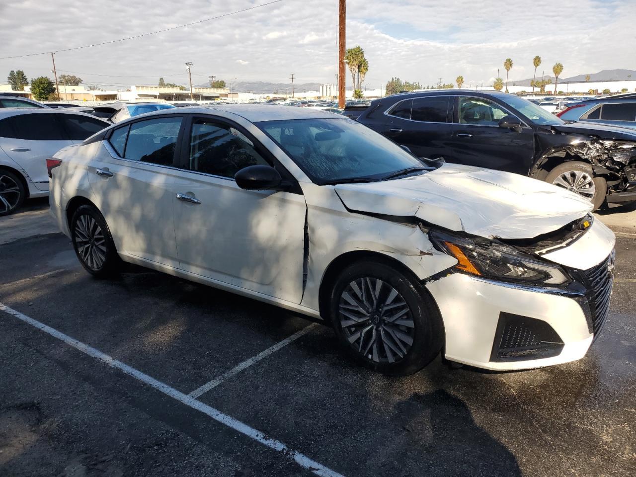 2025 Nissan Altima, SV