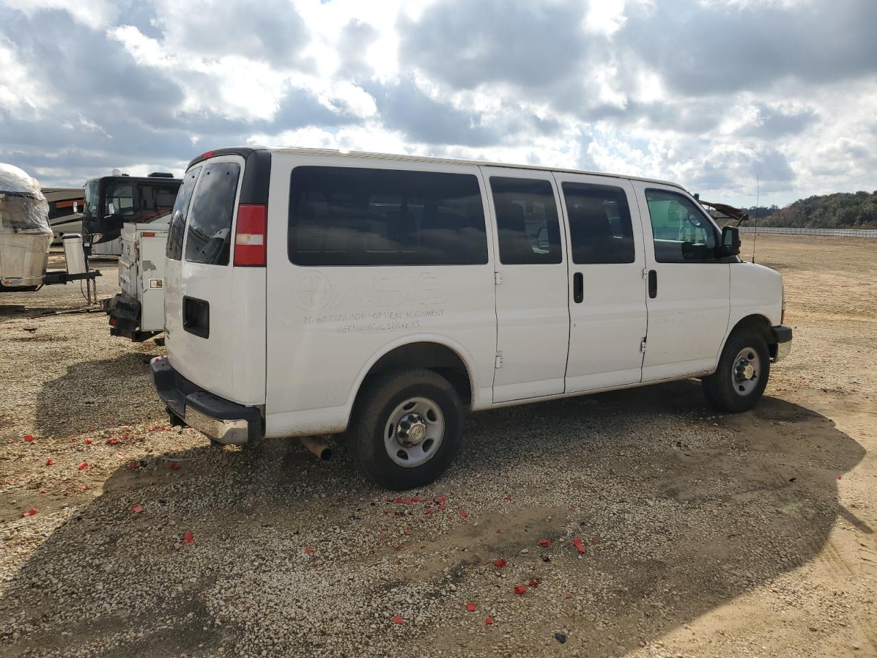 2015 Chevrolet Express, LT