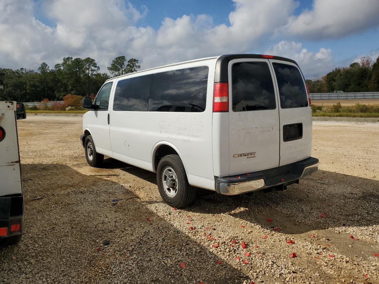 2015 Chevrolet Express, LT