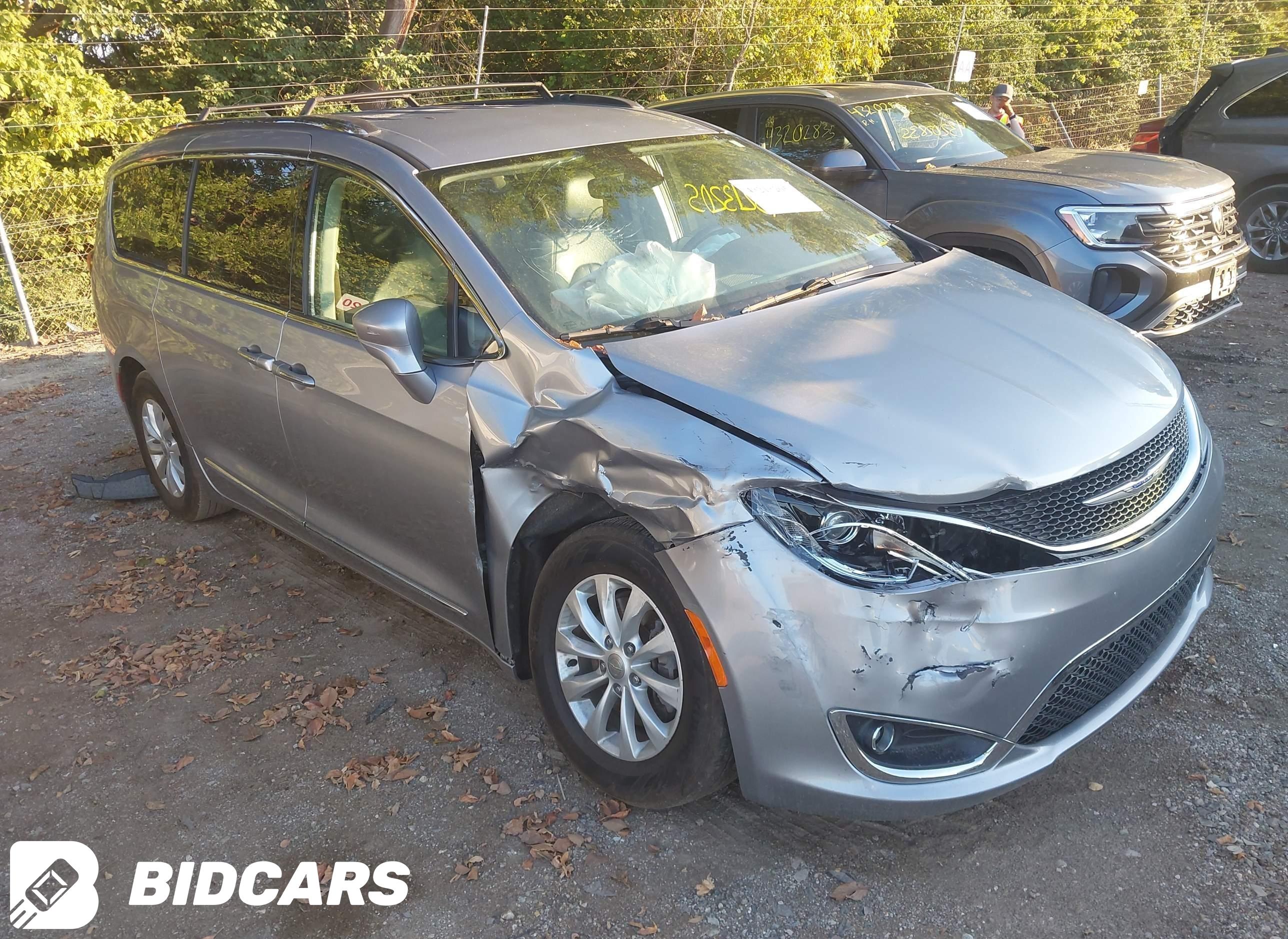 2019 Chrysler Pacifica, Touri...