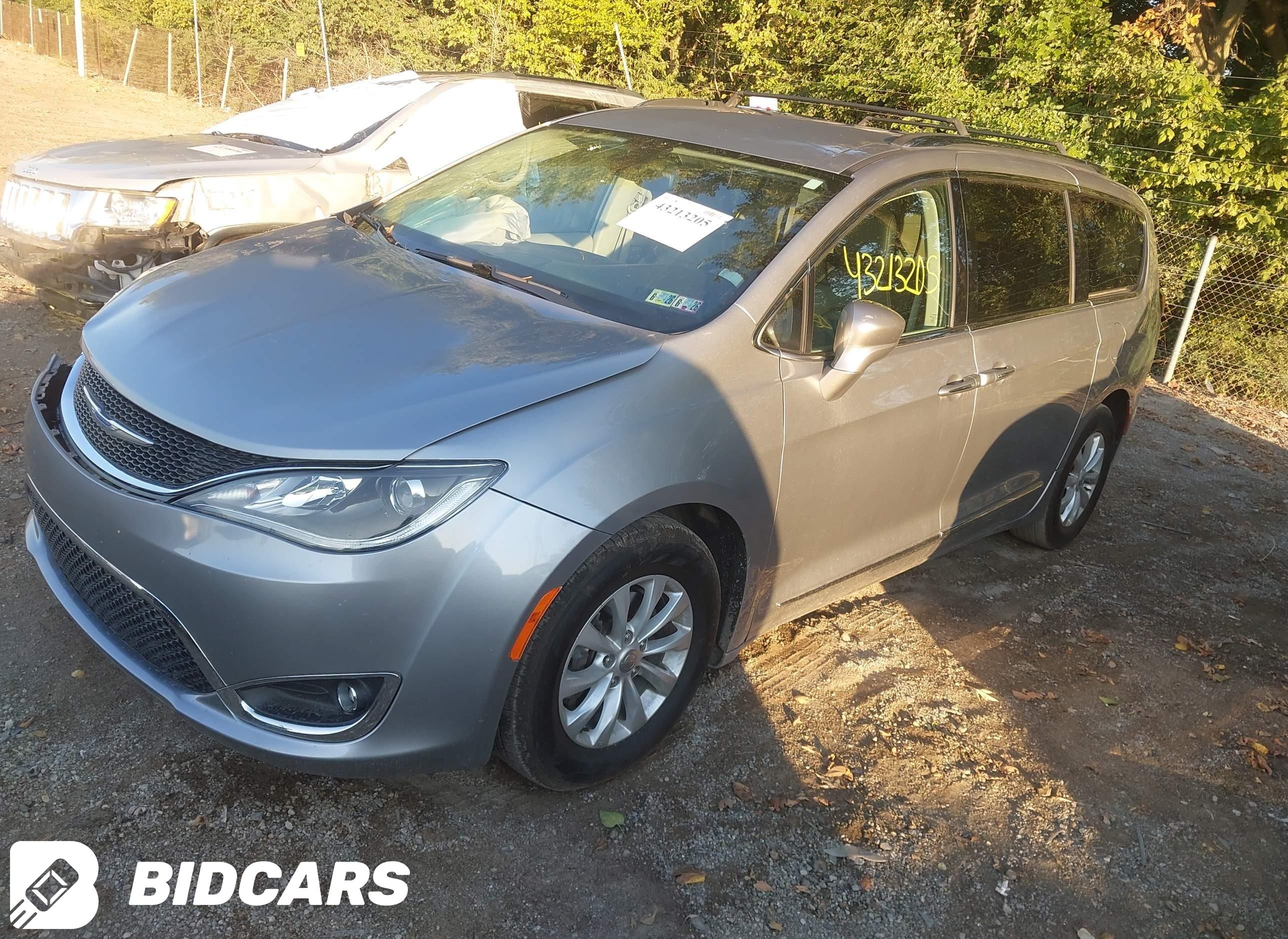 2019 Chrysler Pacifica, Touri...