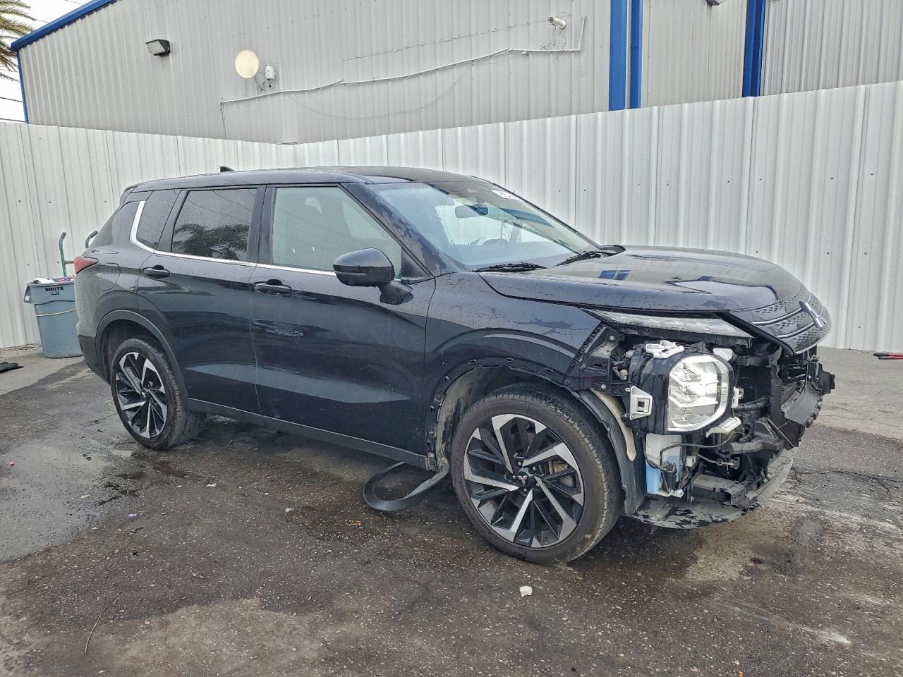 2024 Mitsubishi Outlander, SE