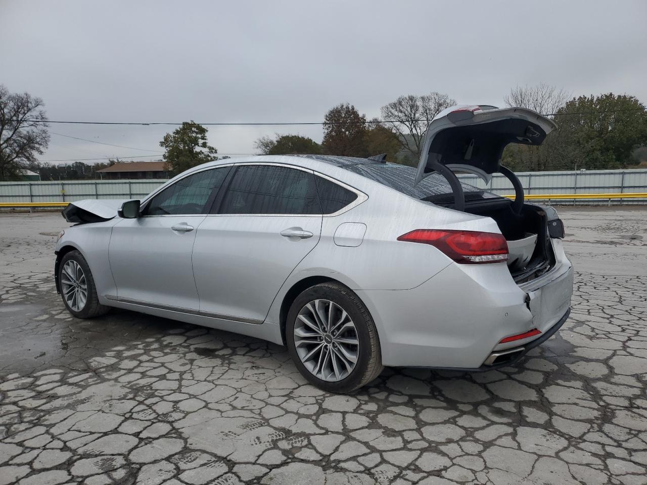 2017 Genesis G80, Base