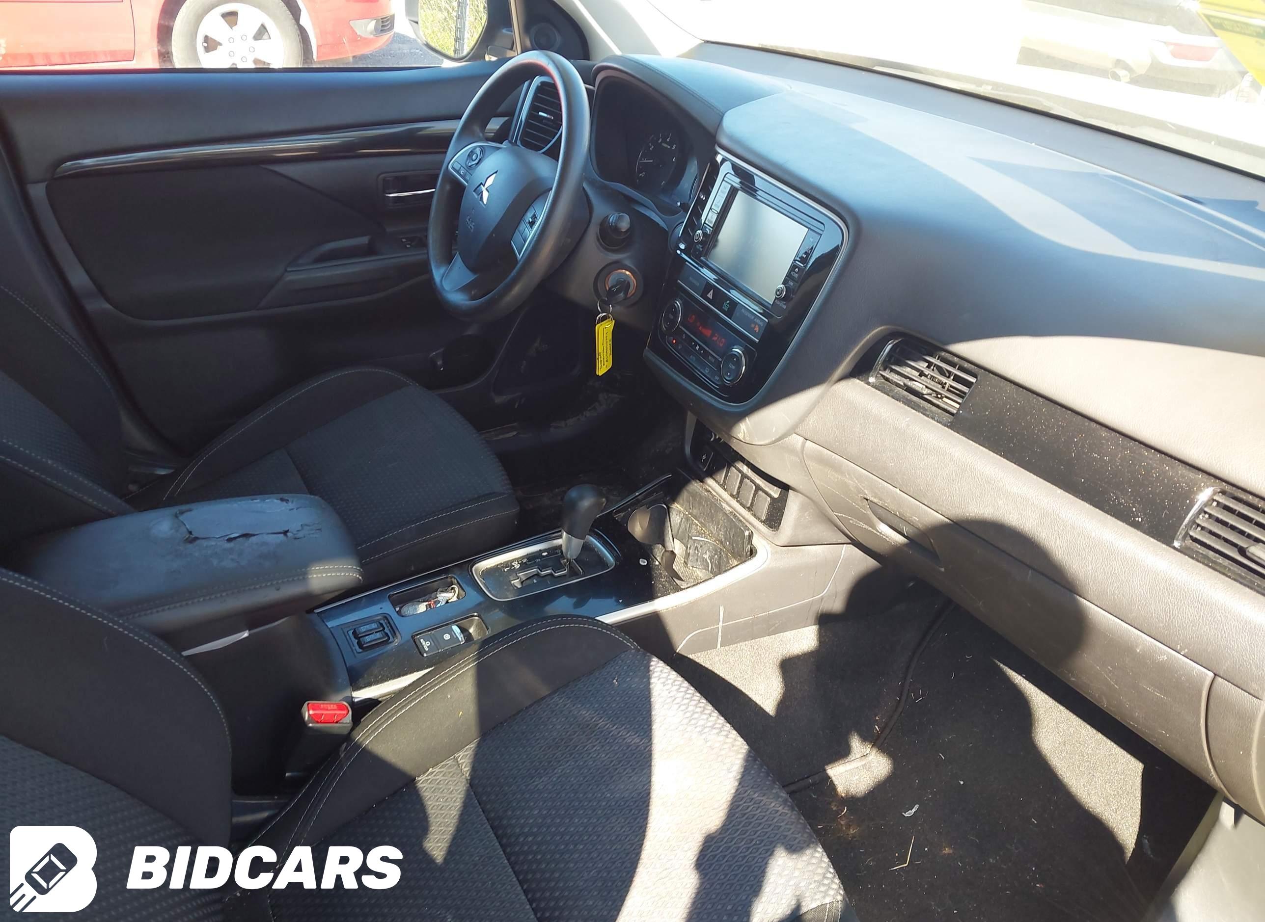 2019 Mitsubishi Outlander, ES