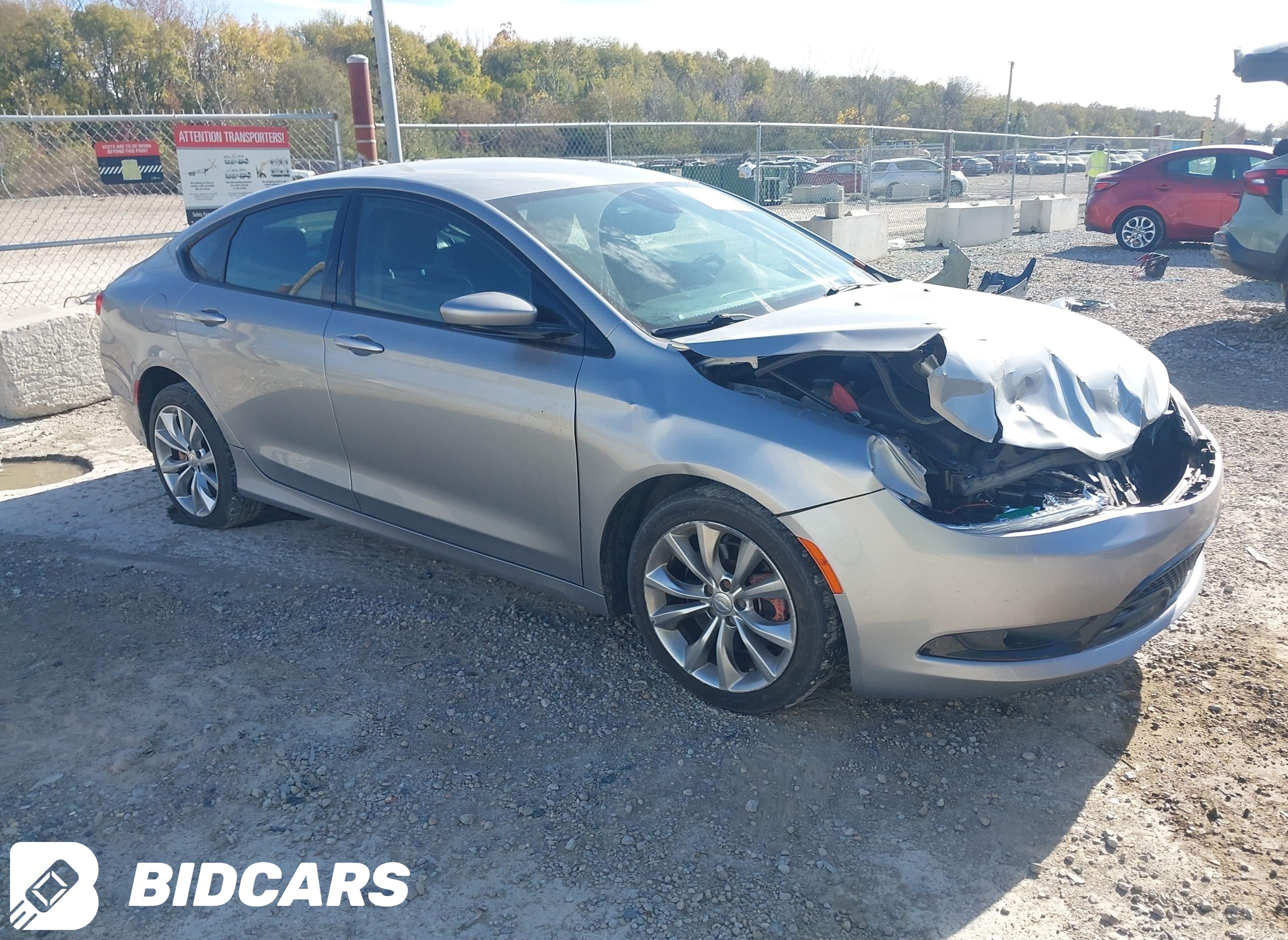 2015 Chrysler 200, S