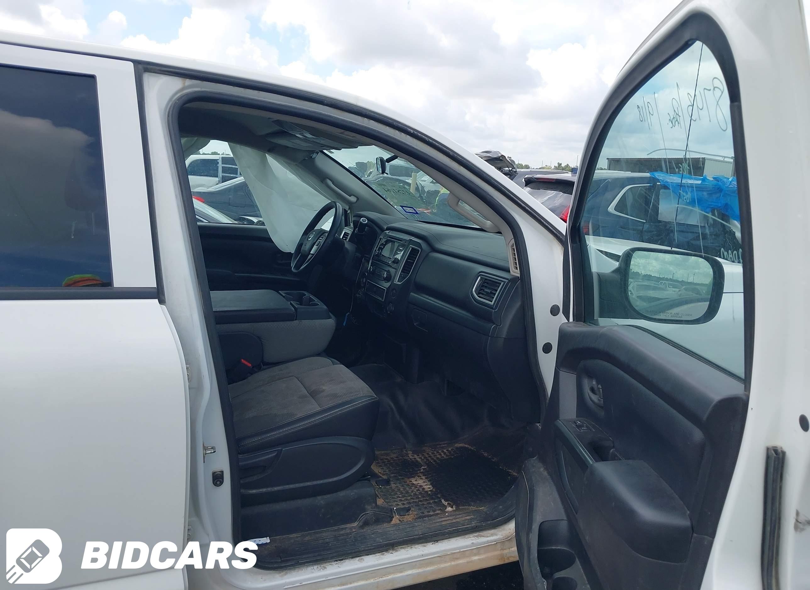 2018 Nissan Titan, S