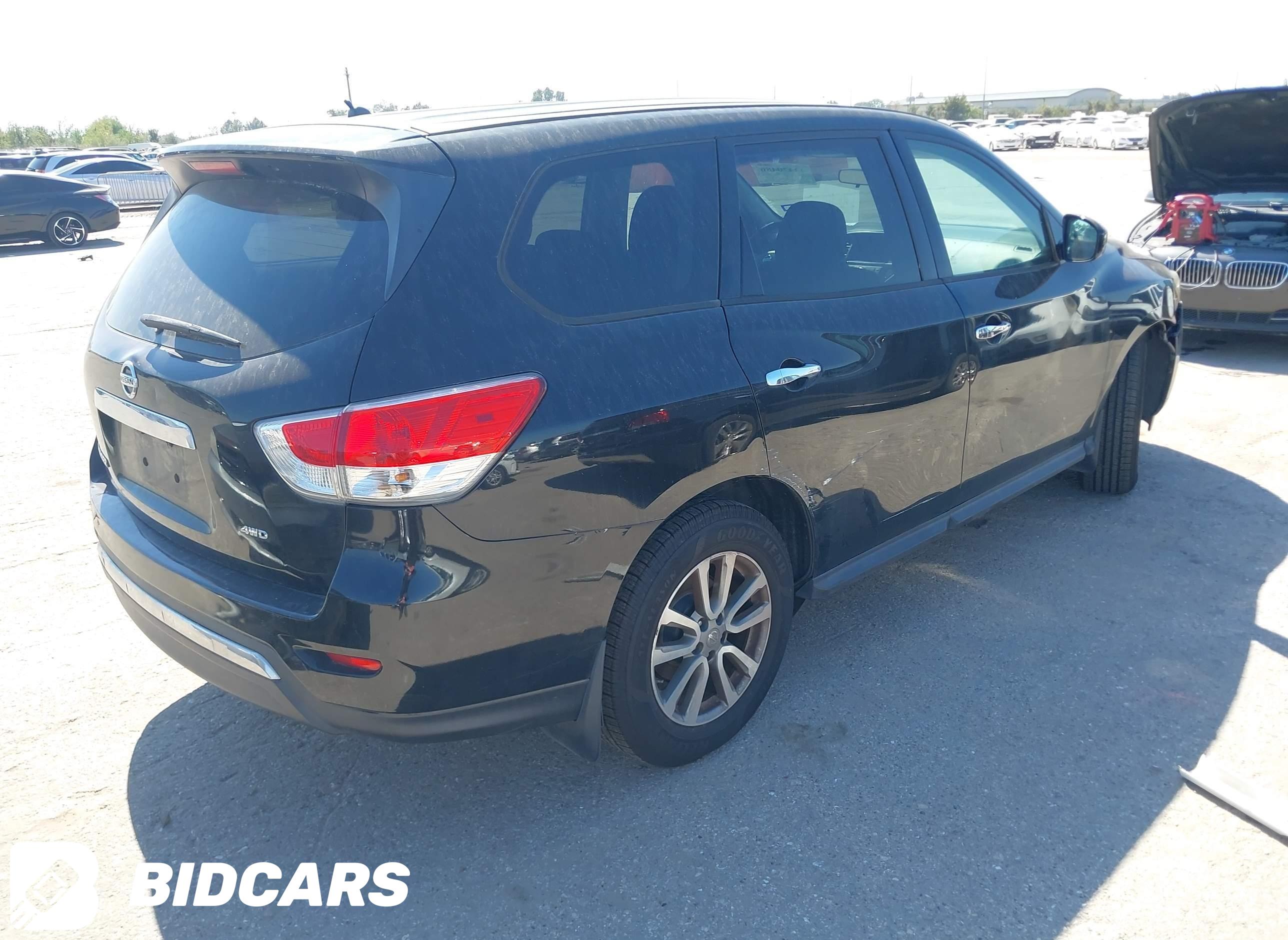 2015 Nissan Pathfinder, S