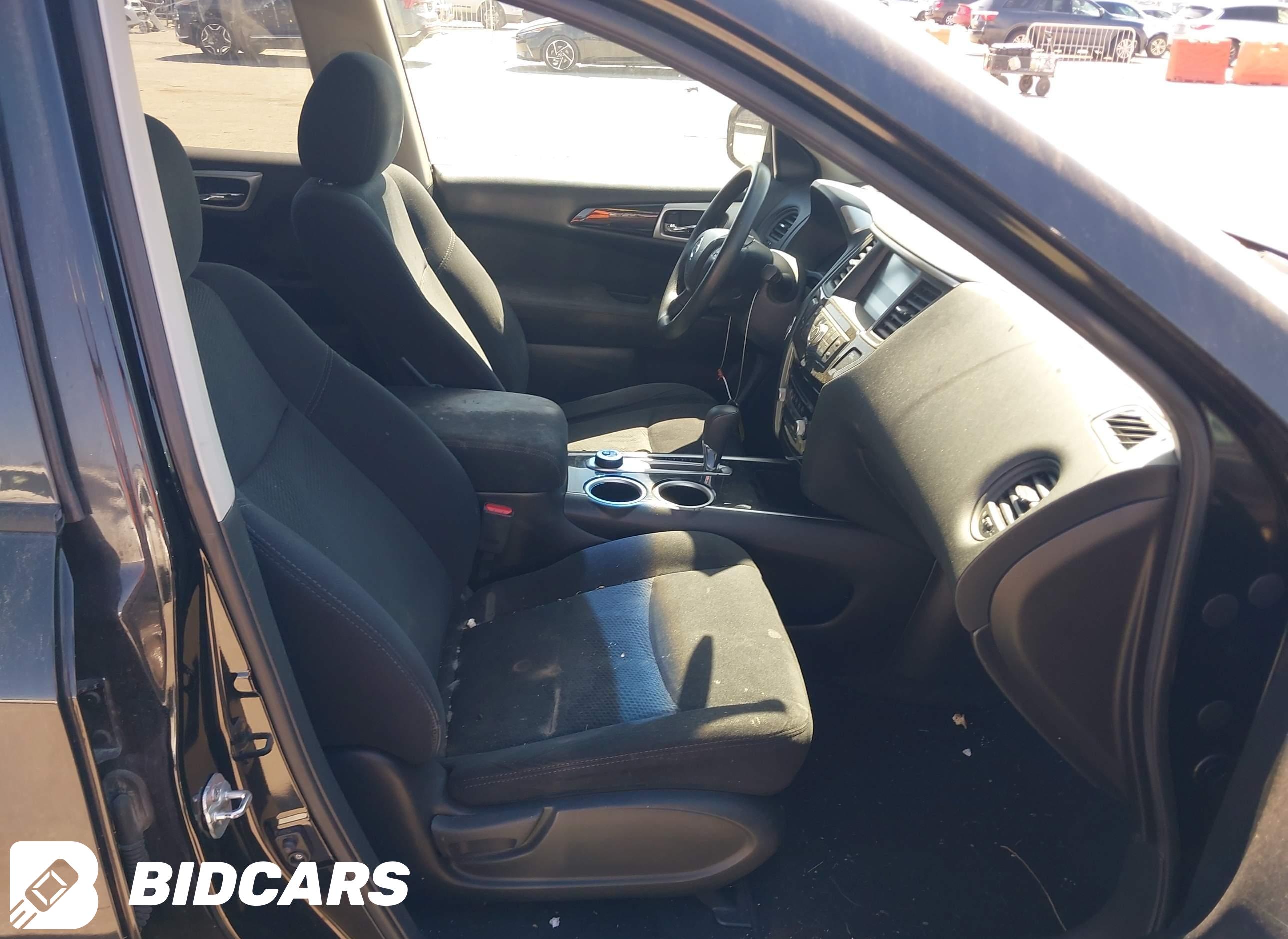 2015 Nissan Pathfinder, S