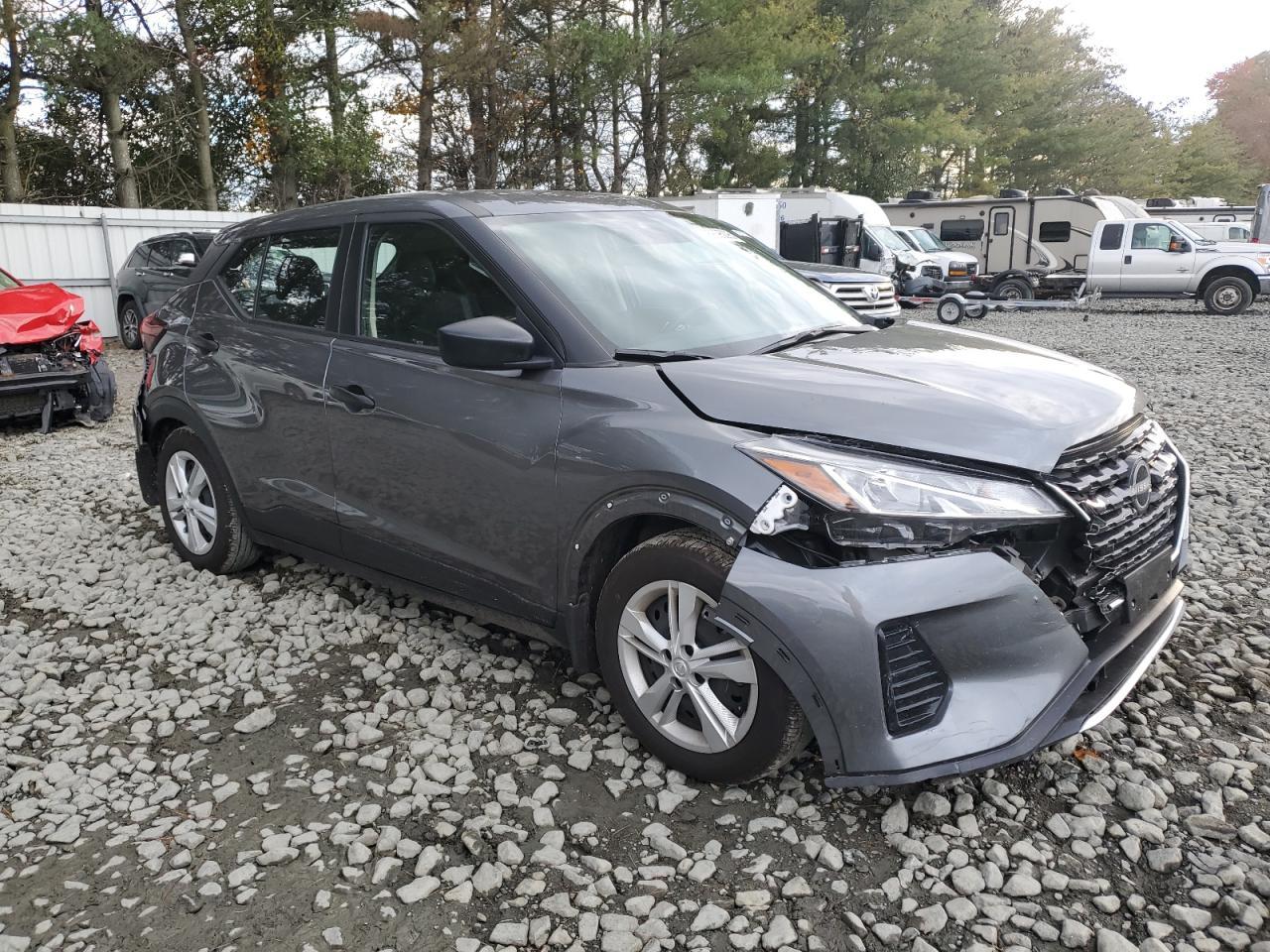 2024 Nissan Kicks, S