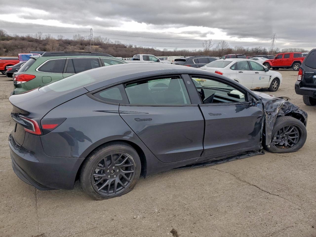 2025 Tesla MODEL 3