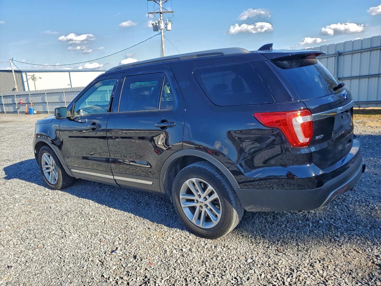 2017 Ford Explorer, Xlt