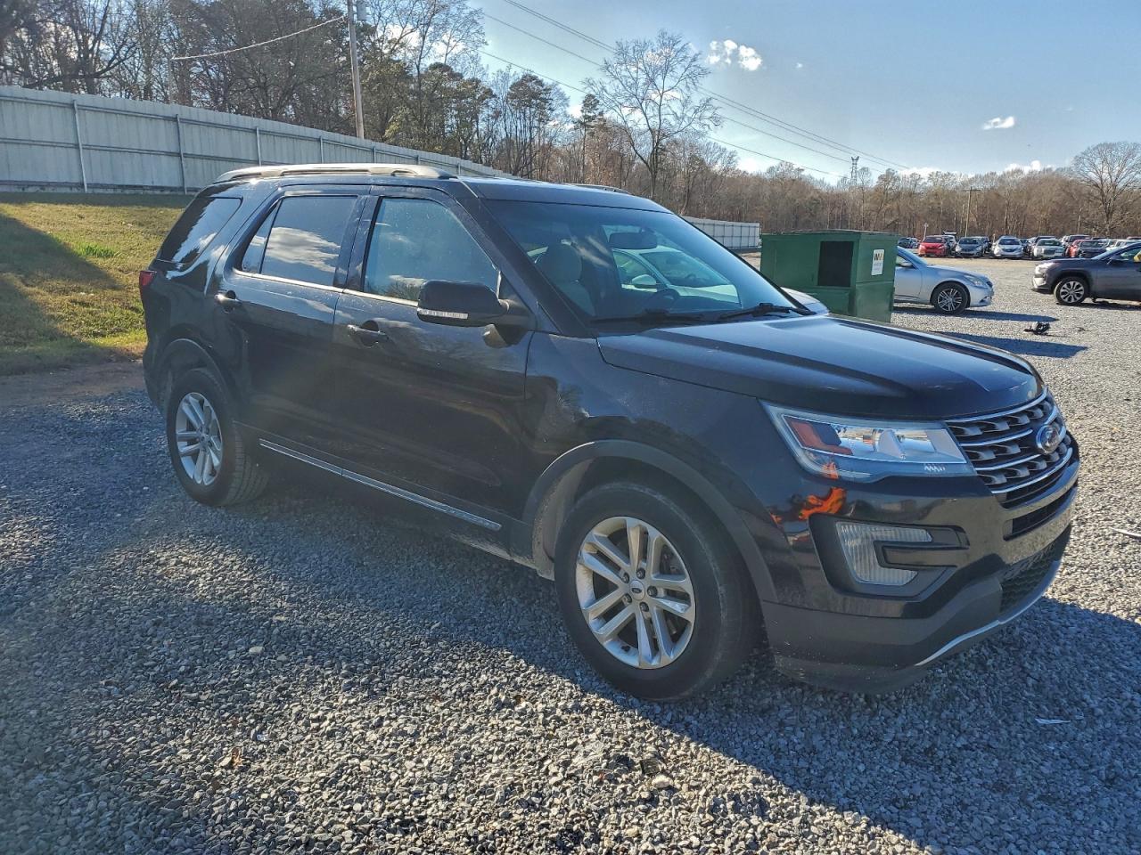 2017 Ford Explorer, Xlt
