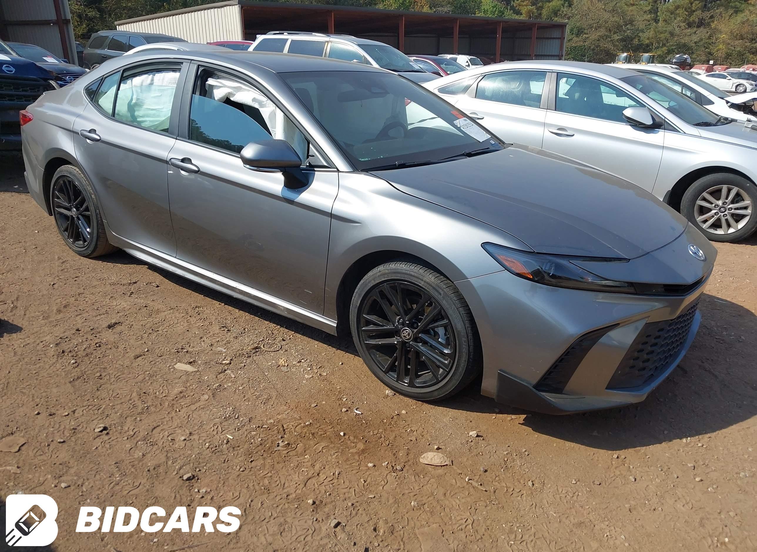 2025 Toyota Camry, SE