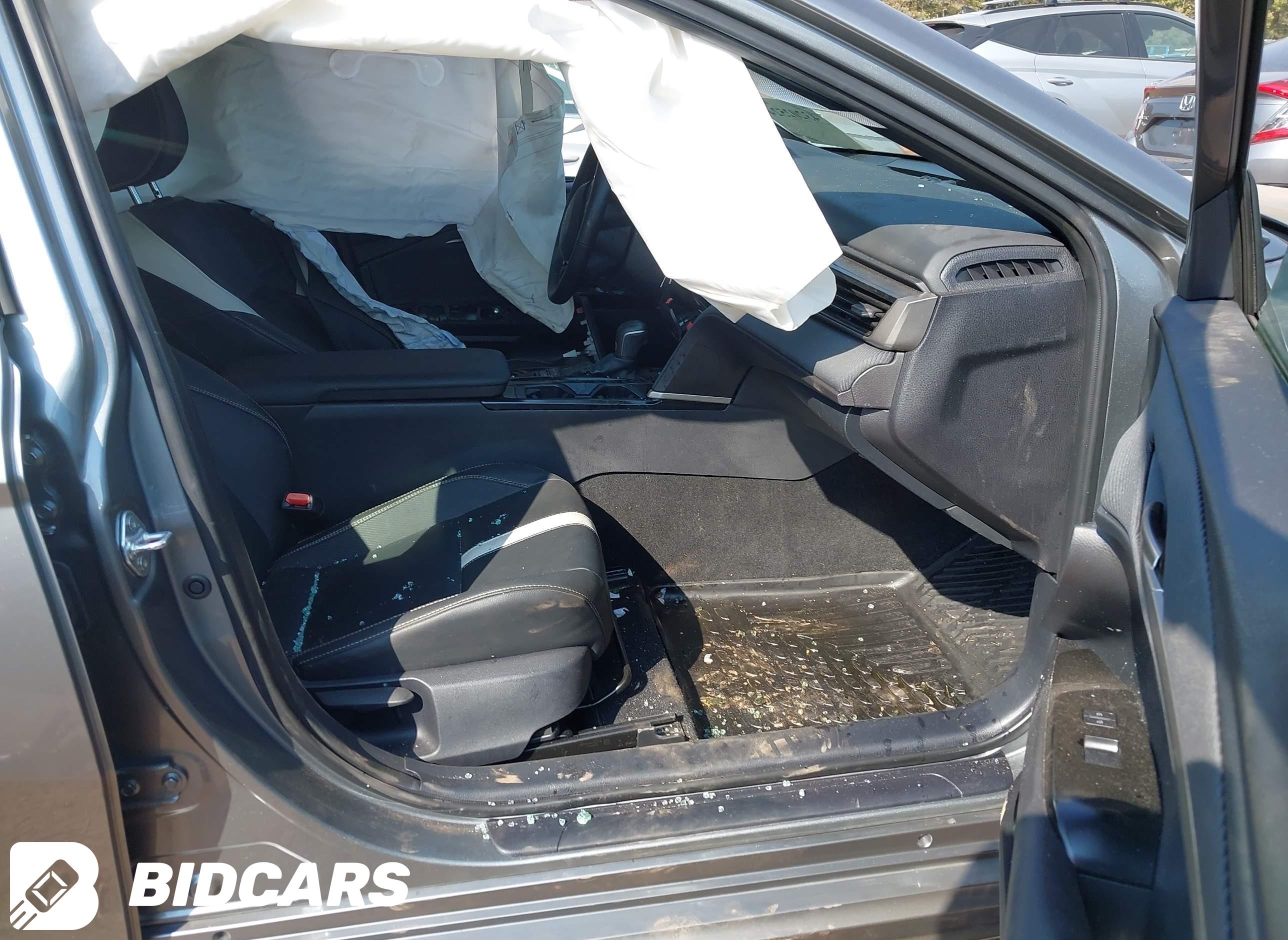 2025 Toyota Camry, SE