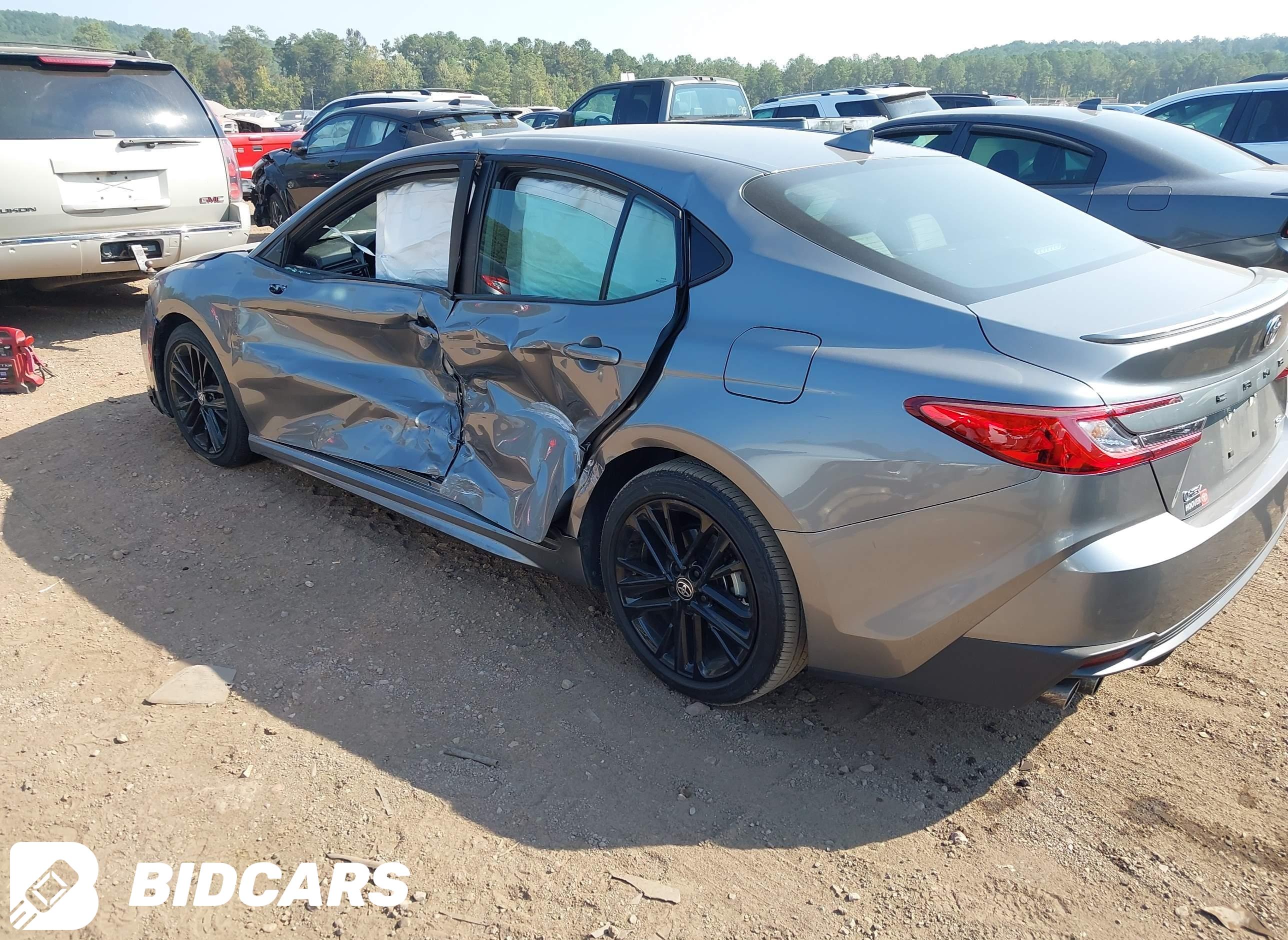 2025 Toyota Camry, SE