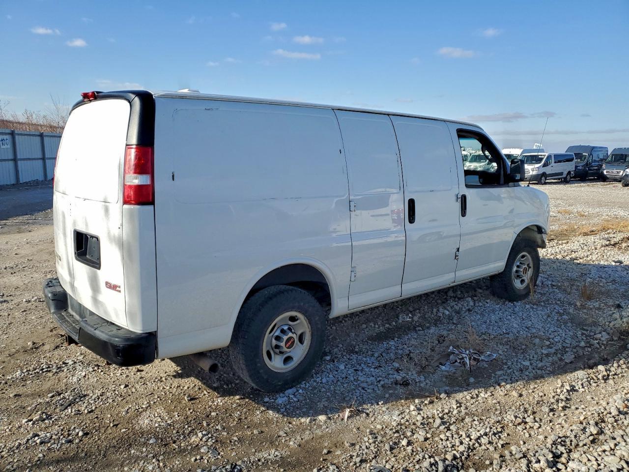 2017 GMC Savana, G2500