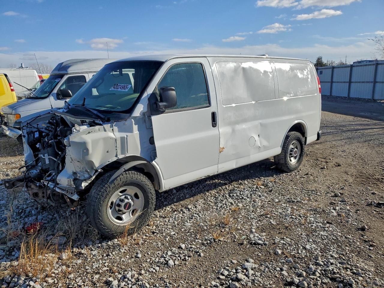 2017 GMC Savana, G2500