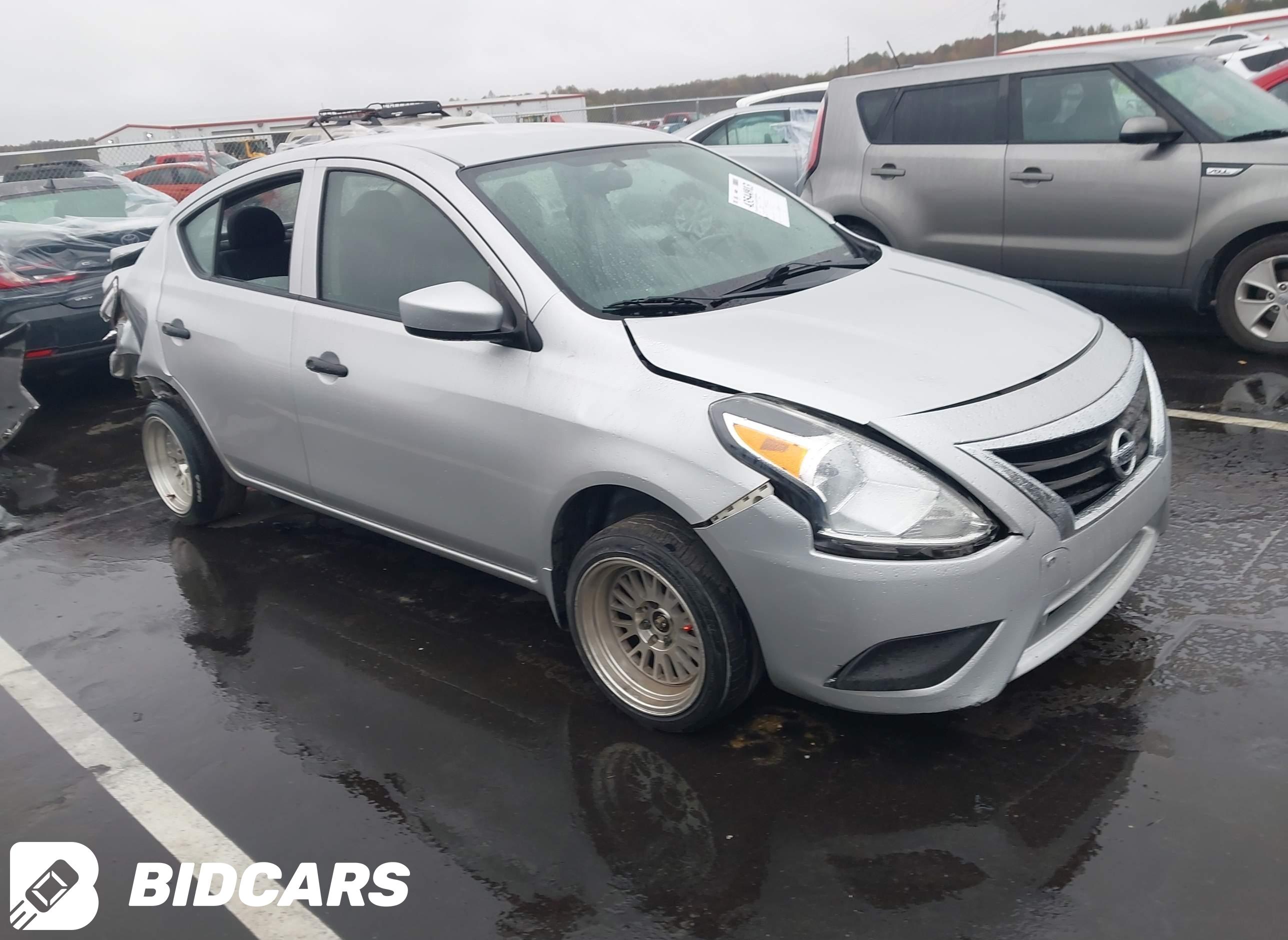 2017 Nissan Versa, 1.6 S+