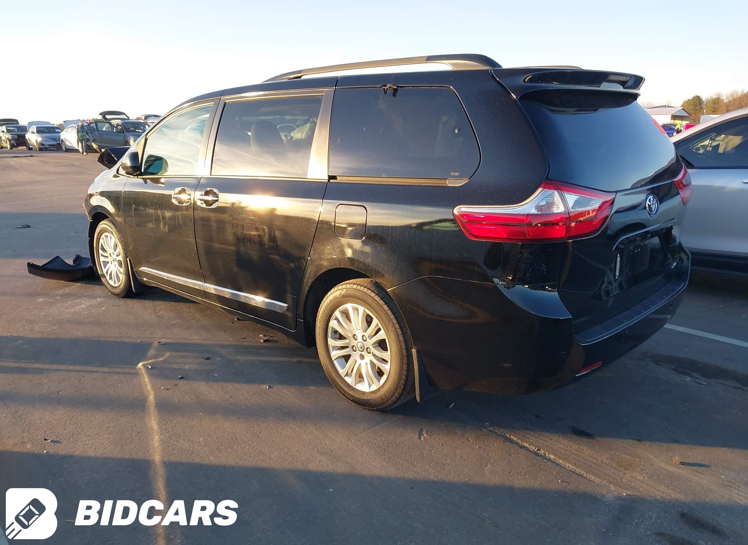 2017 Toyota Sienna, Xle Premi...