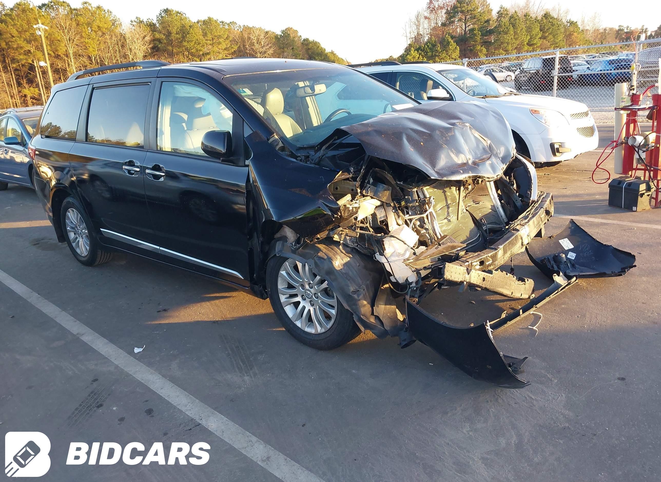 2017 Toyota Sienna, Xle Premi...