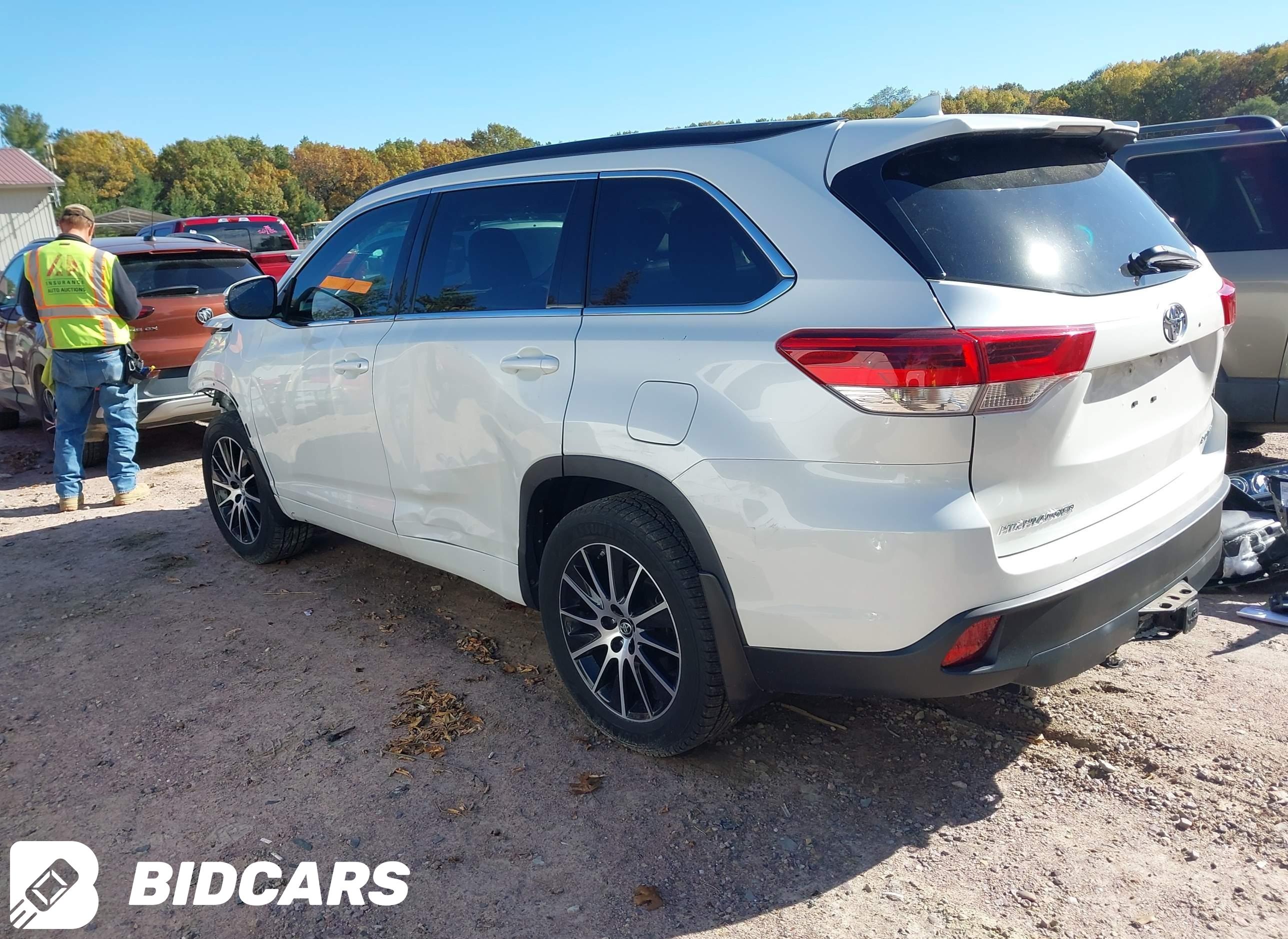 2017 Toyota Highlander, SE