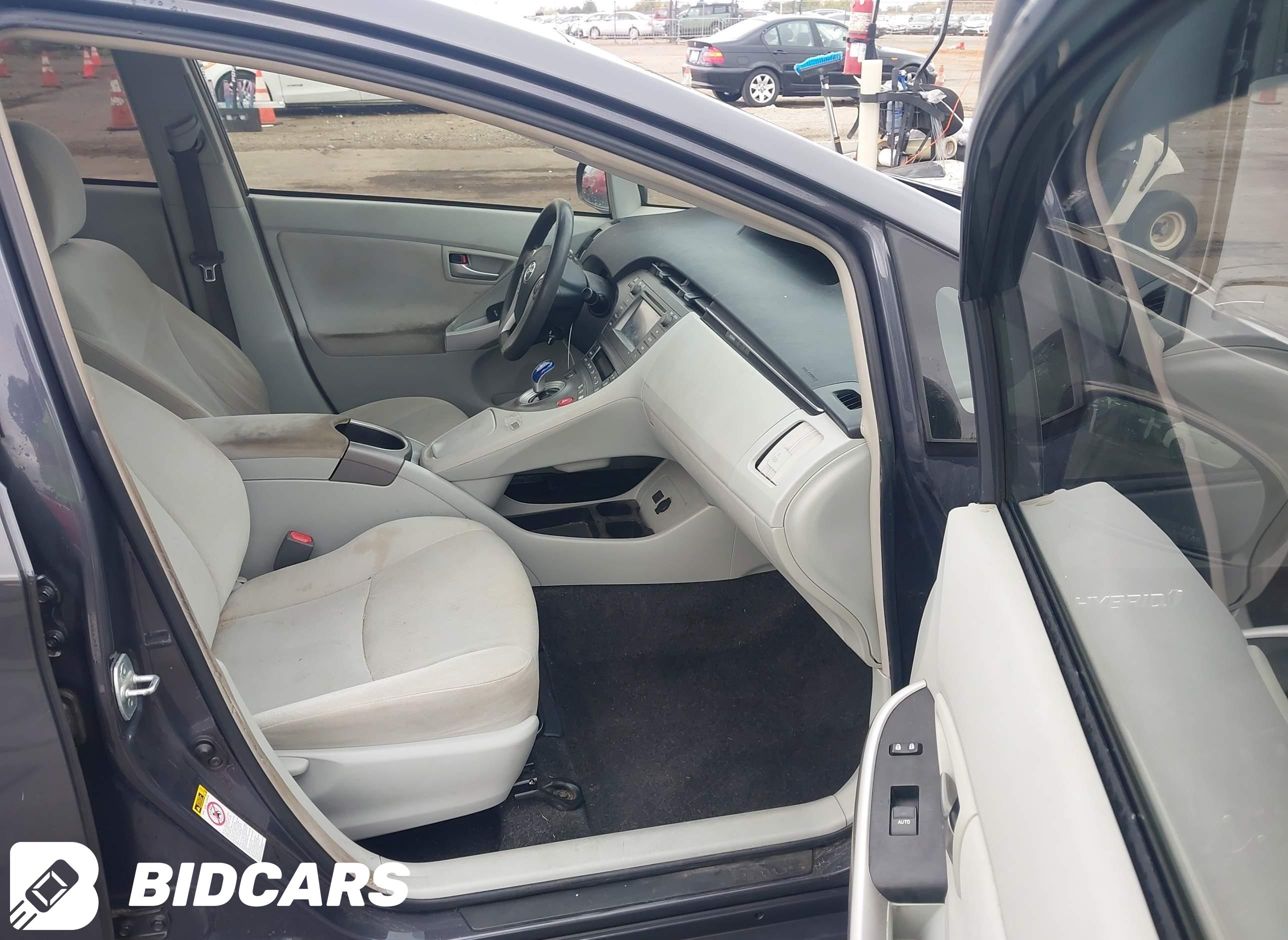 2015 Toyota Prius, Two