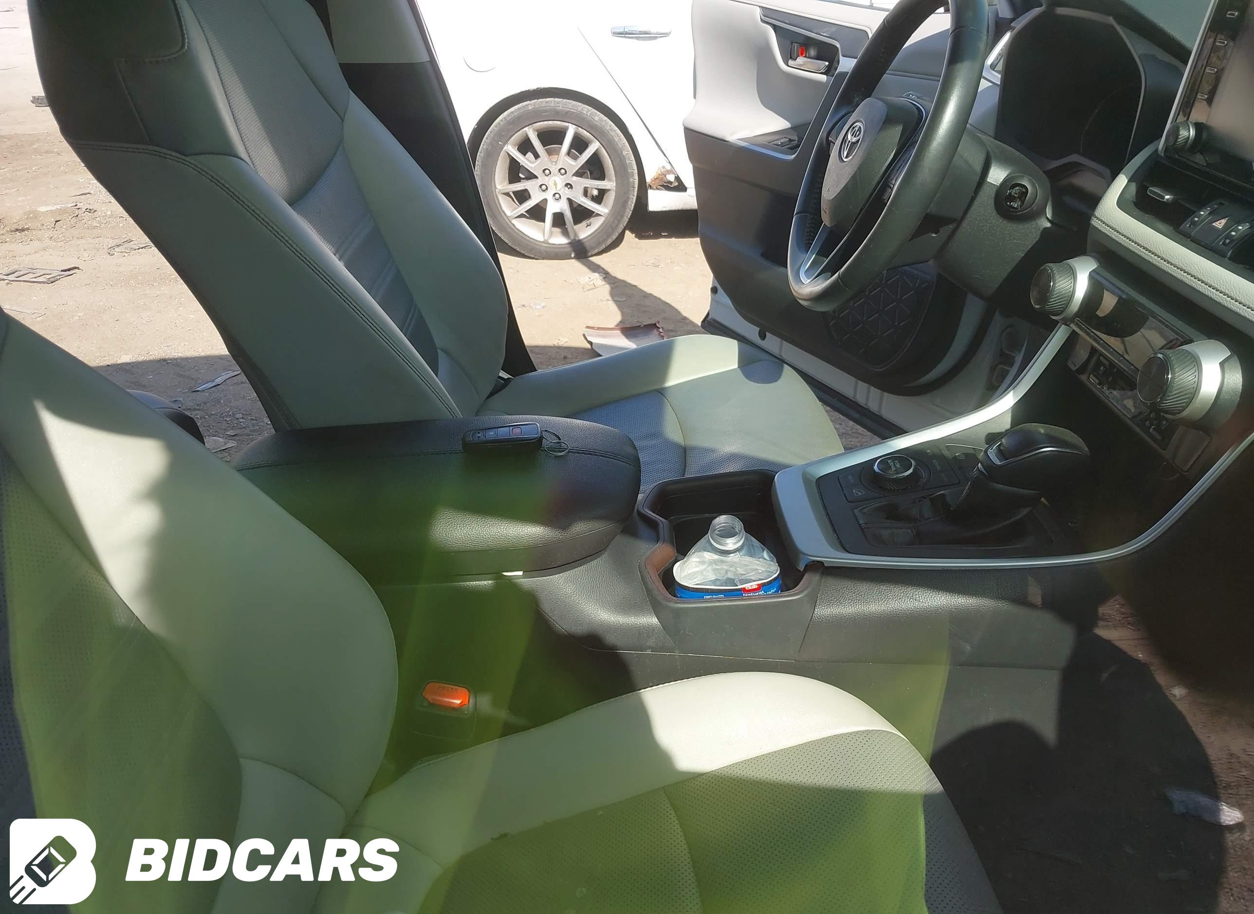 2020 Toyota RAV4, Limited