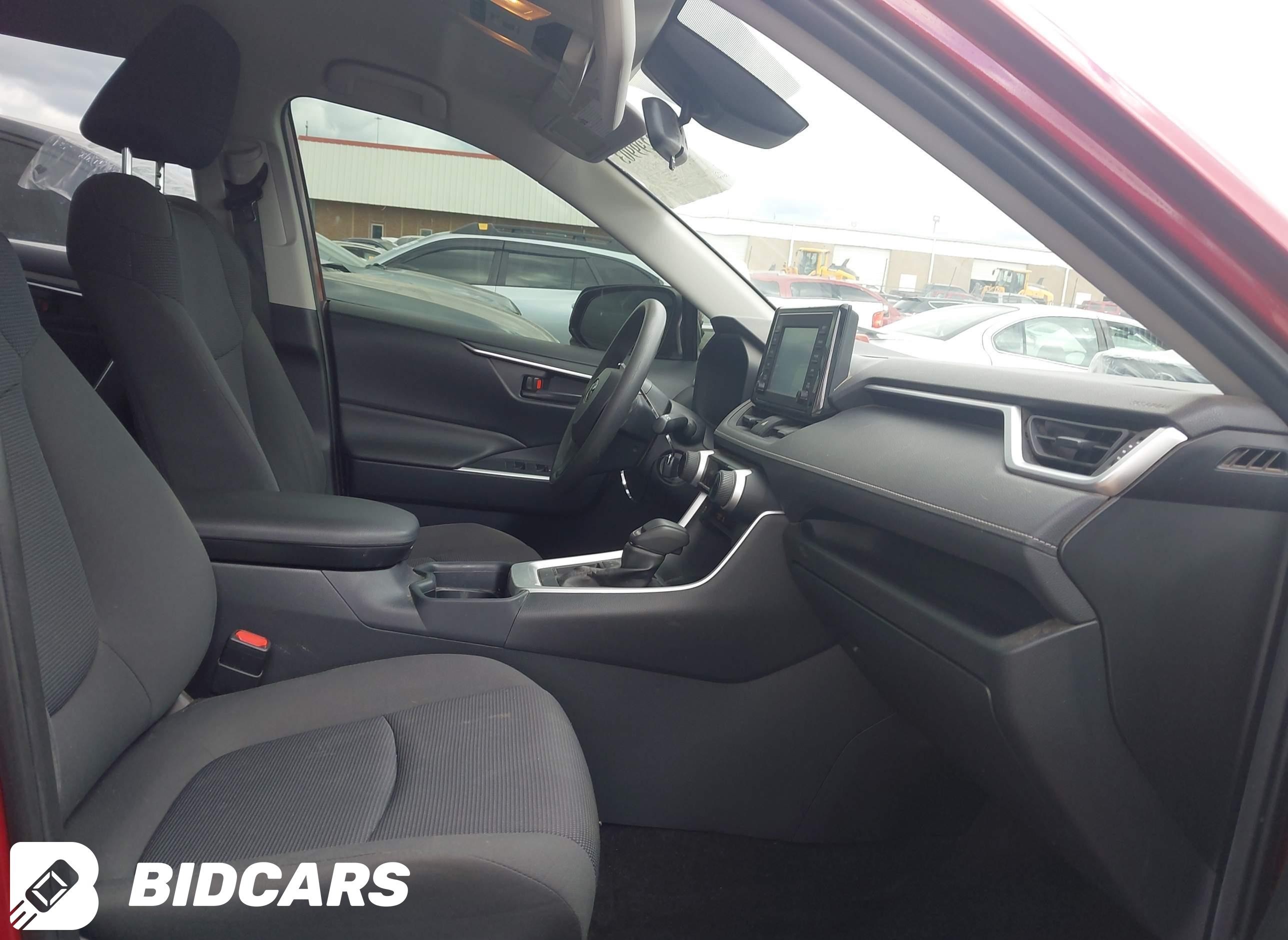 2019 Toyota RAV4, LE