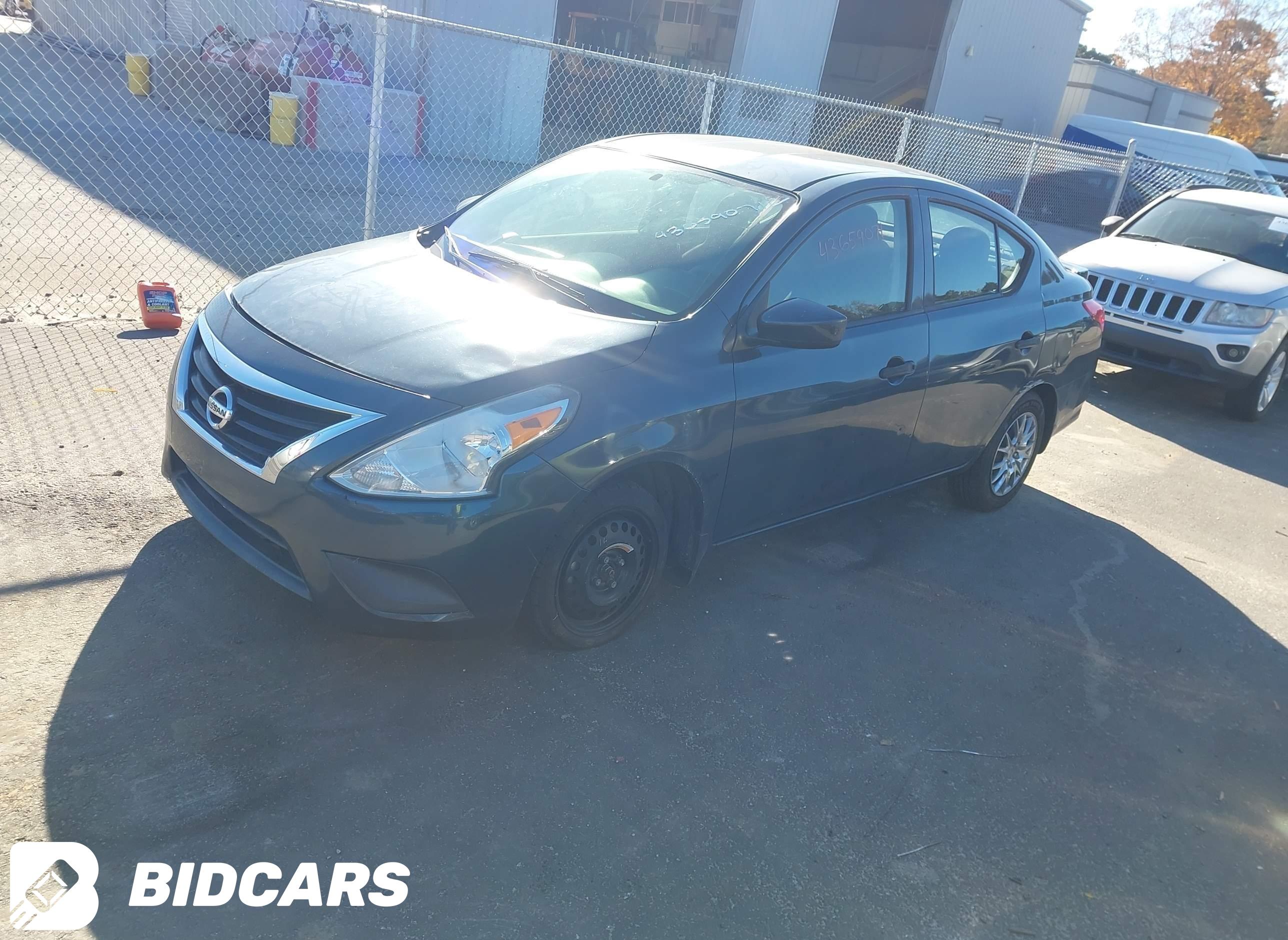 2016 Nissan Versa, 1.6 S+