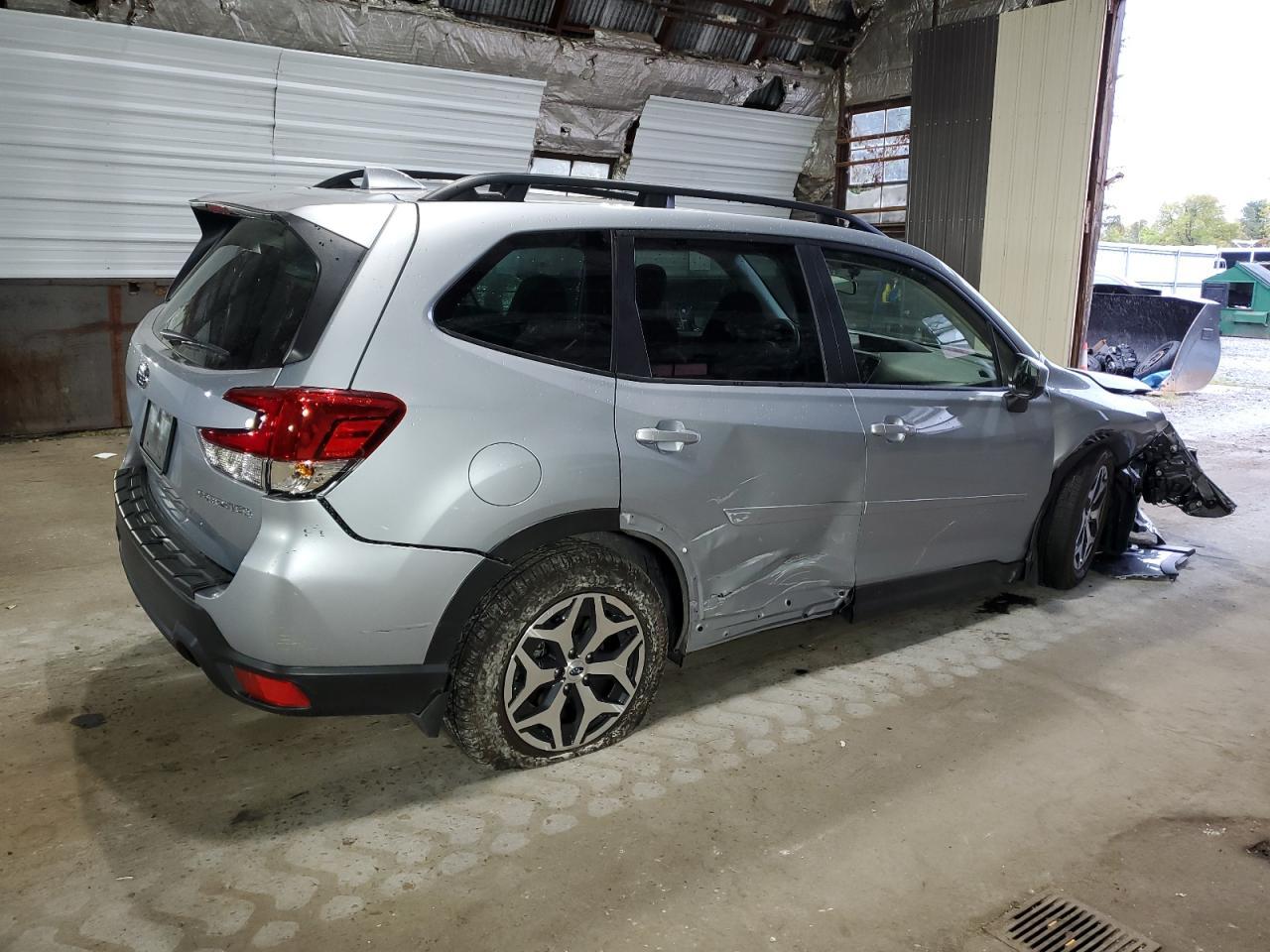 2023 Subaru Forester, Premium