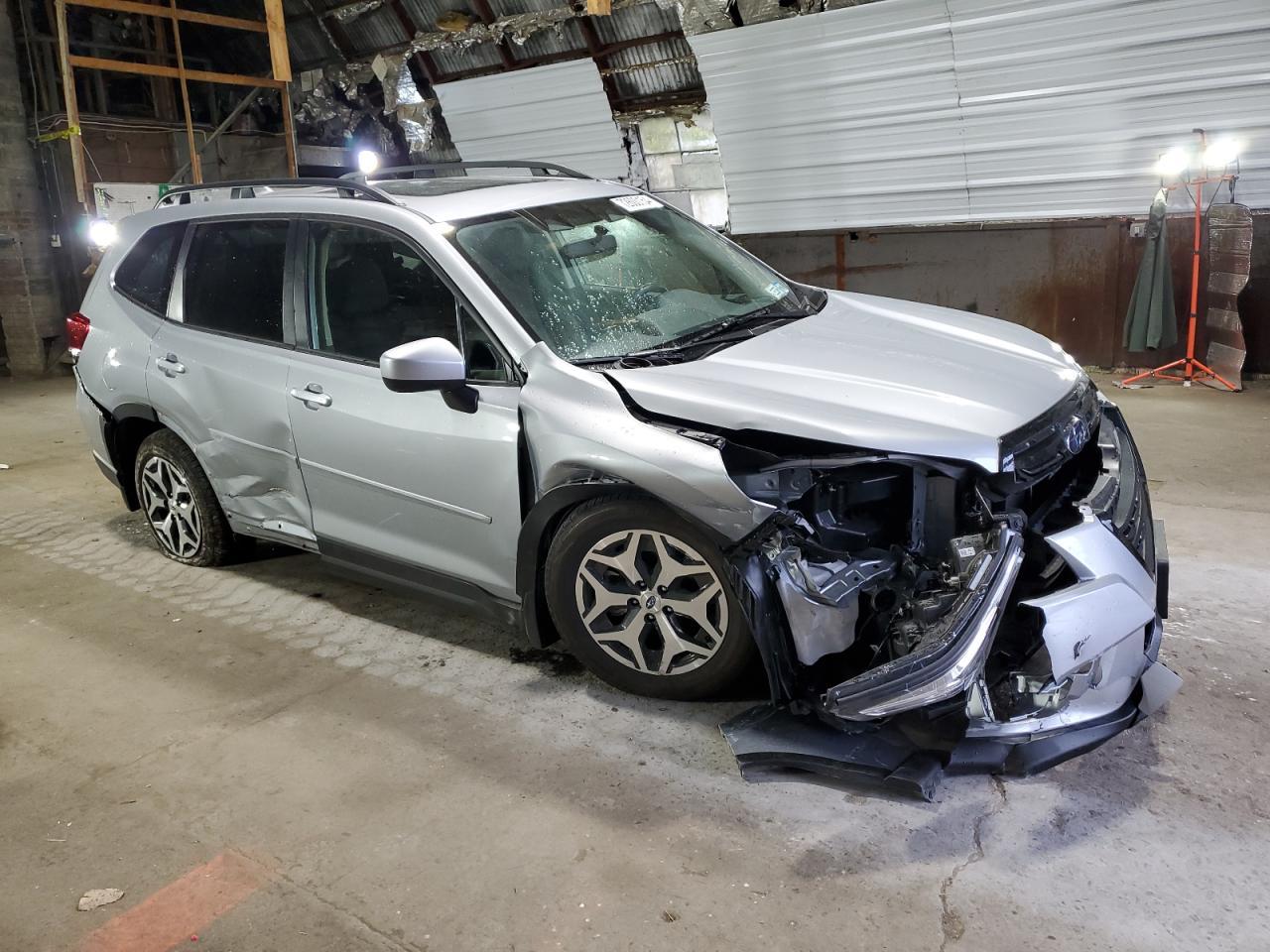 2023 Subaru Forester, Premium