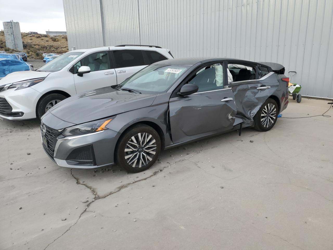 2024 Nissan Altima, SV