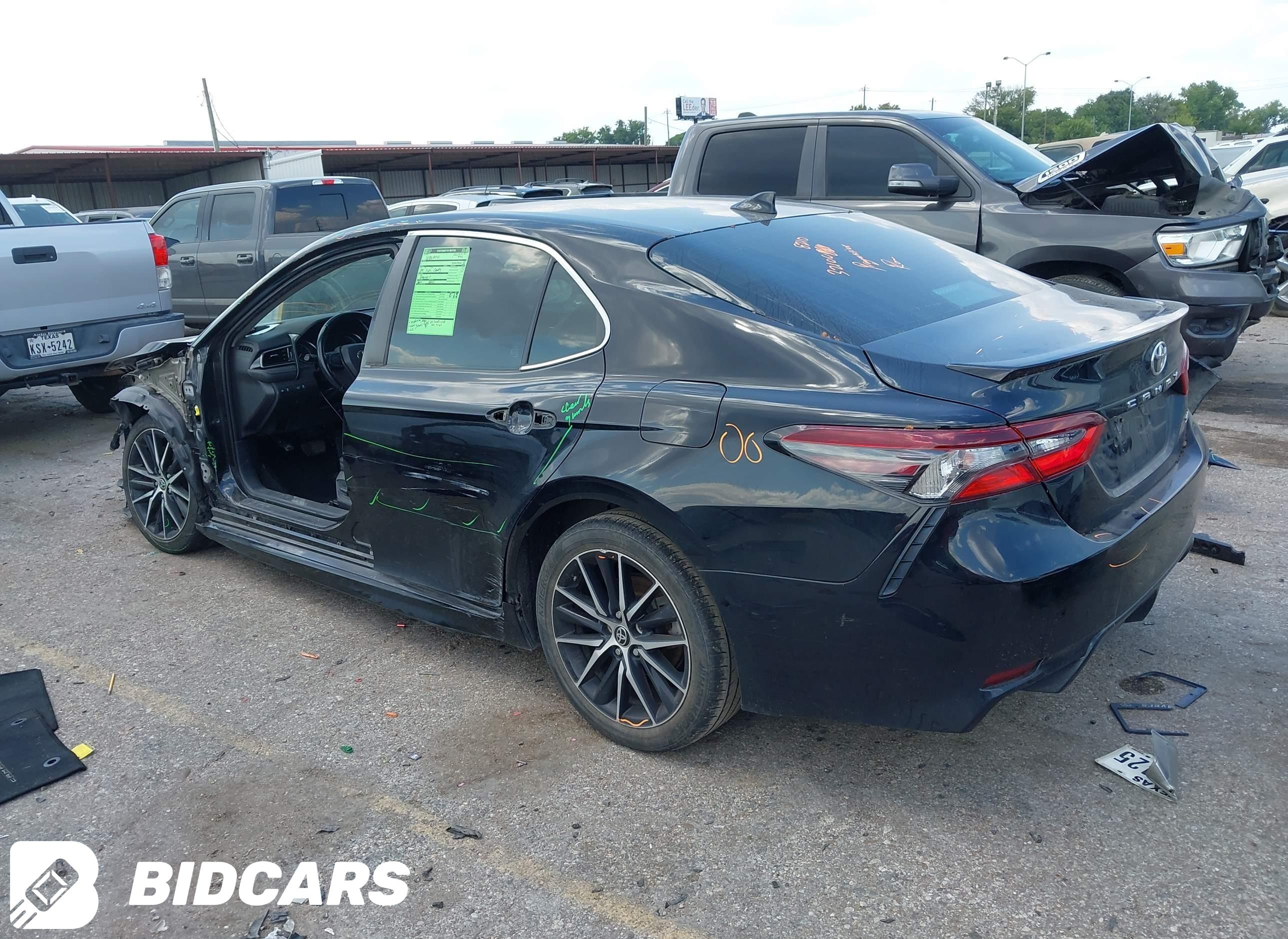 2021 Toyota Camry, SE