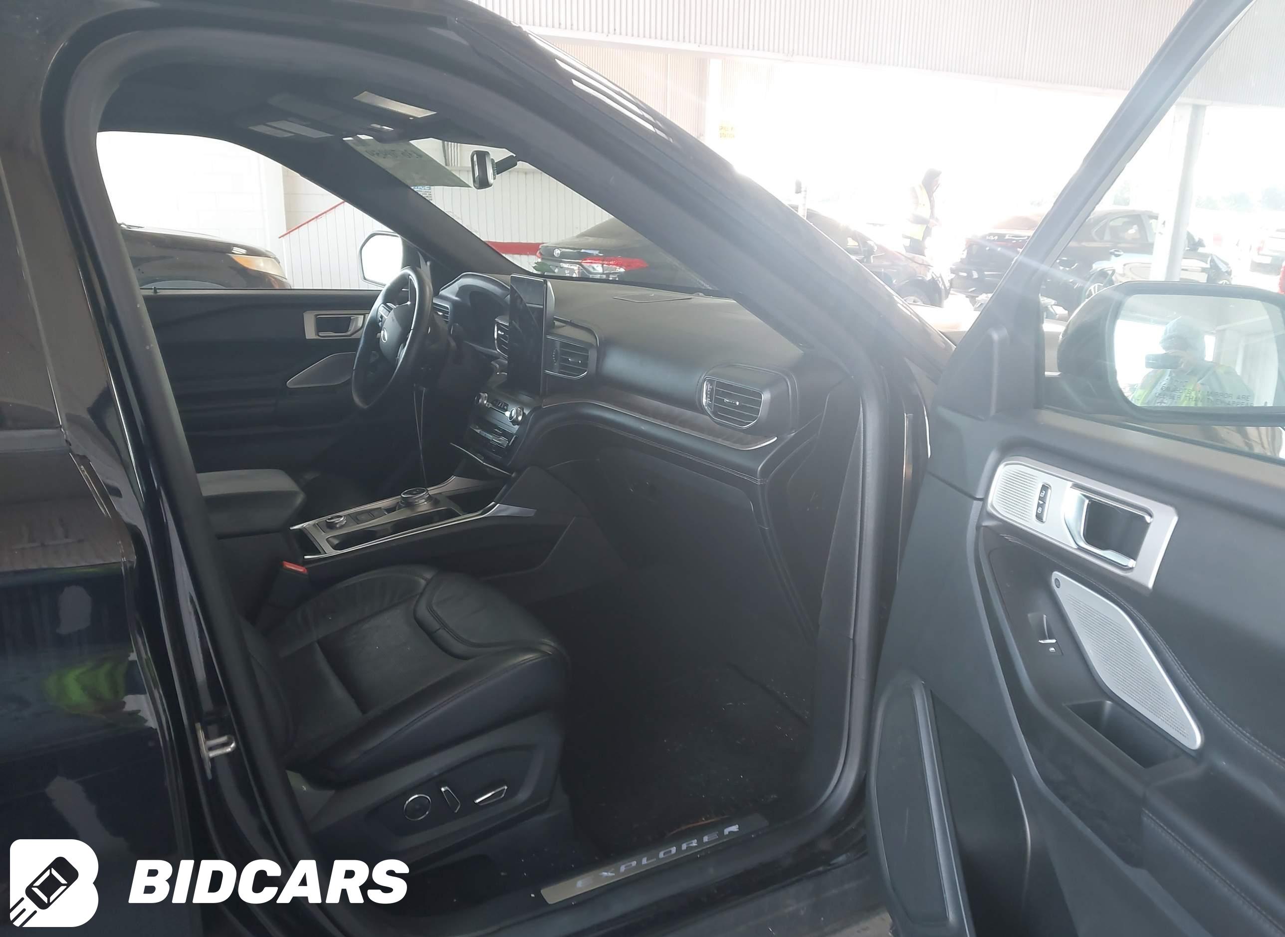 2020 Ford Explorer, Platinum