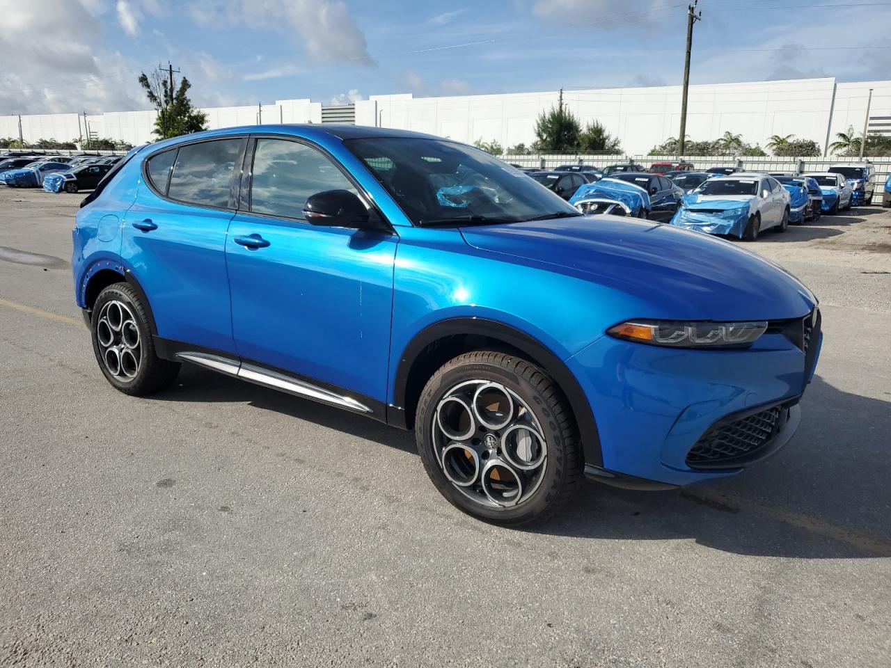 2025 Alfa Romeo Tonale, Base