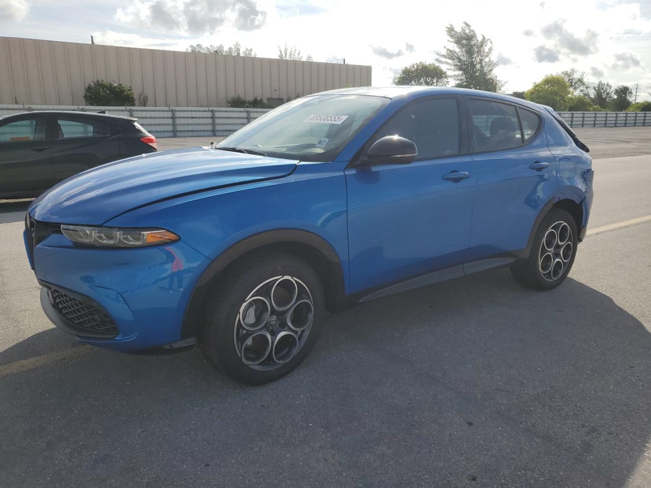 2025 Alfa Romeo Tonale, Base