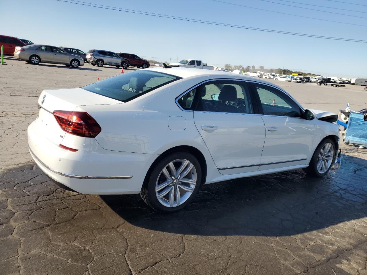 2017 Volkswagen Passat, SE