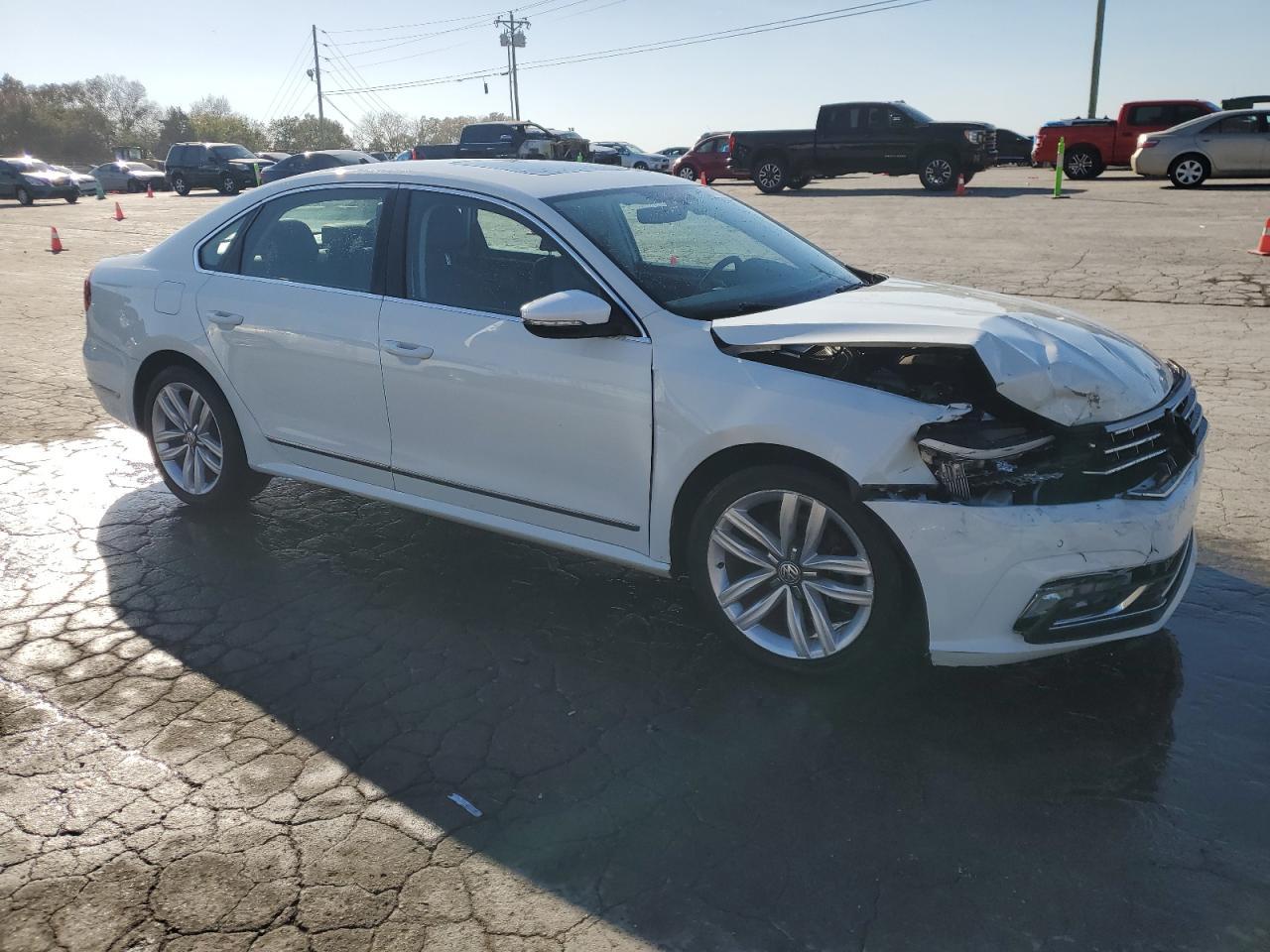 2017 Volkswagen Passat, SE