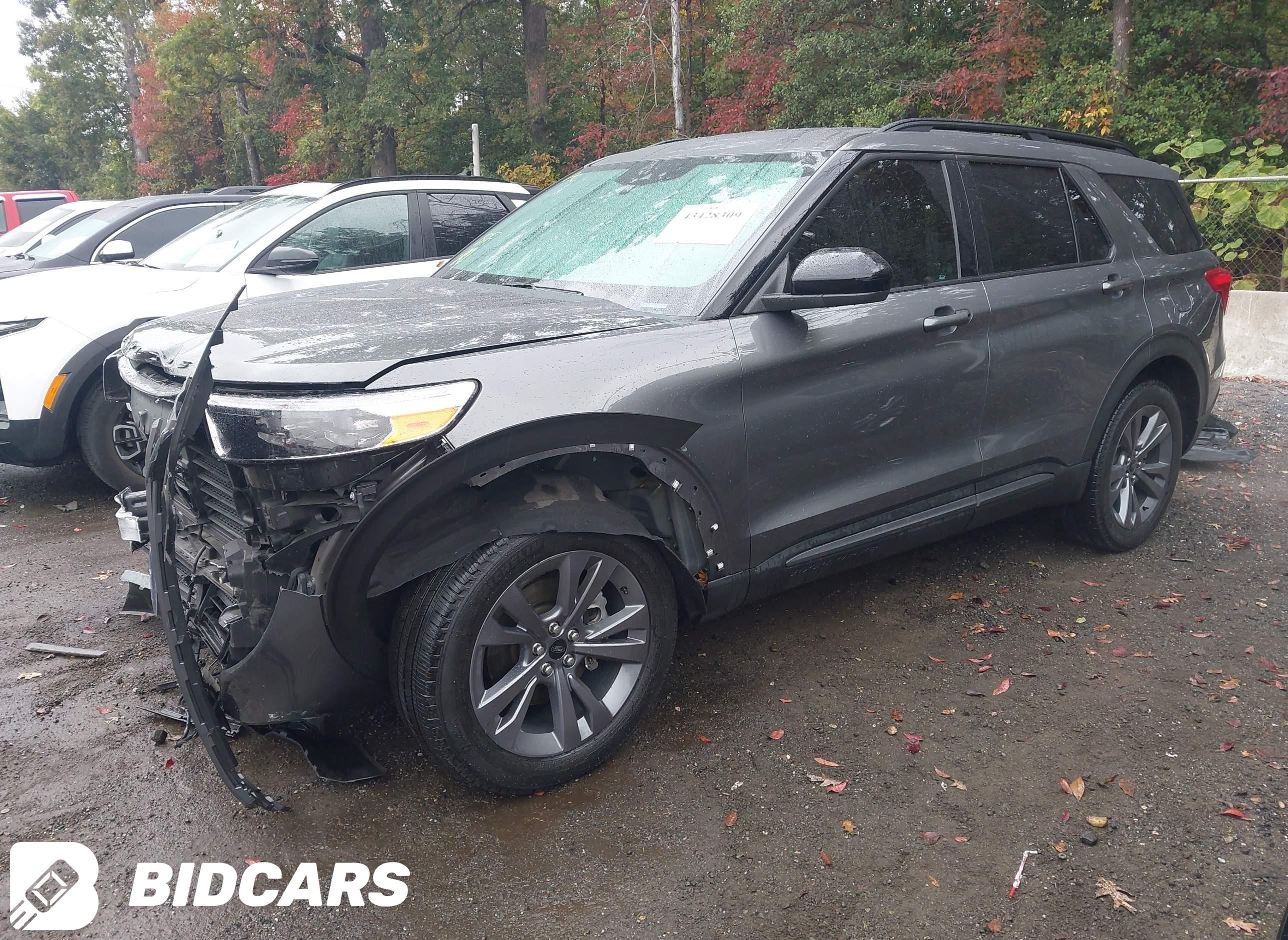 2023 Ford Explorer, Xlt