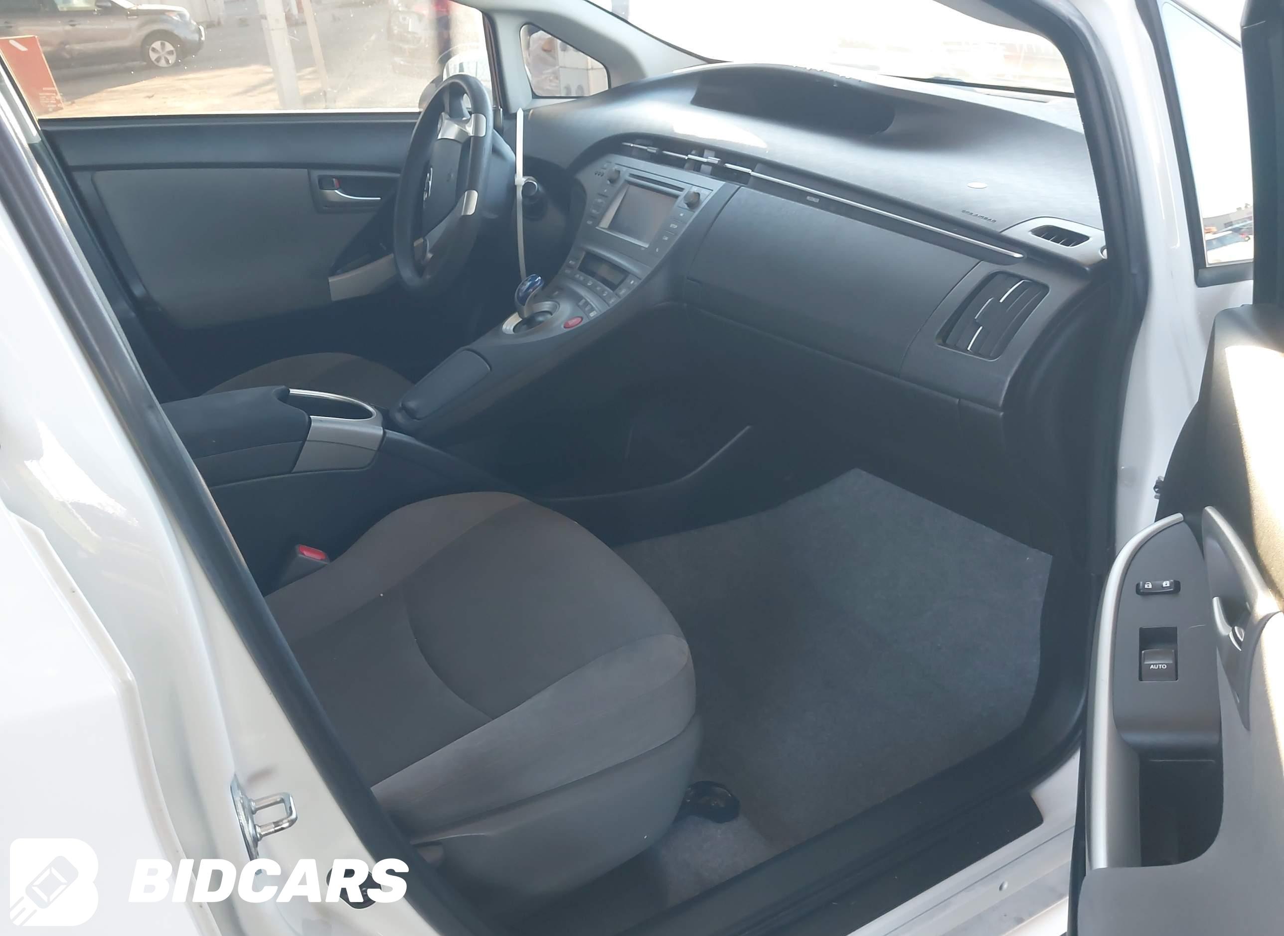 2015 Toyota Prius, Two