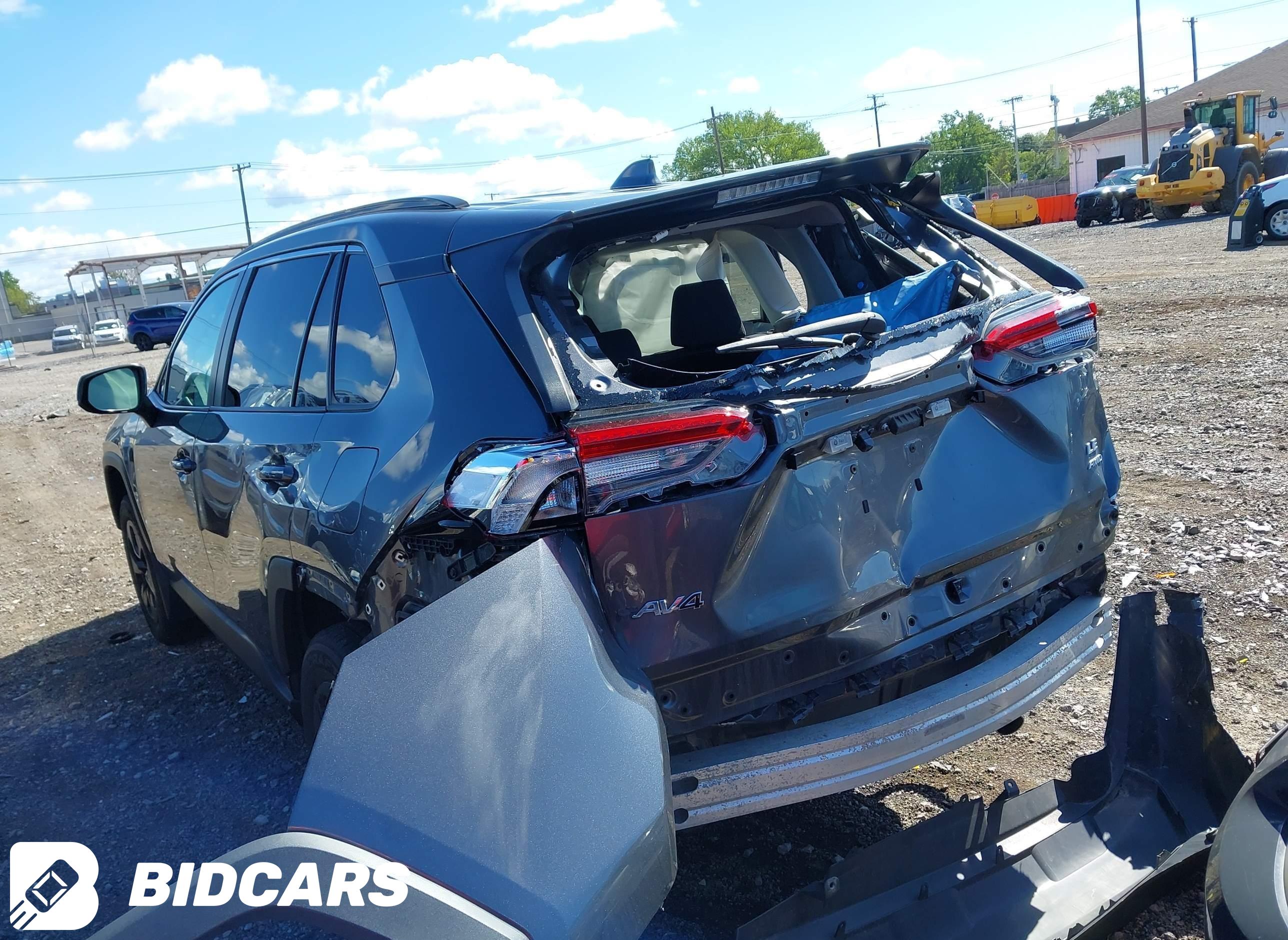 2021 Toyota RAV4, LE