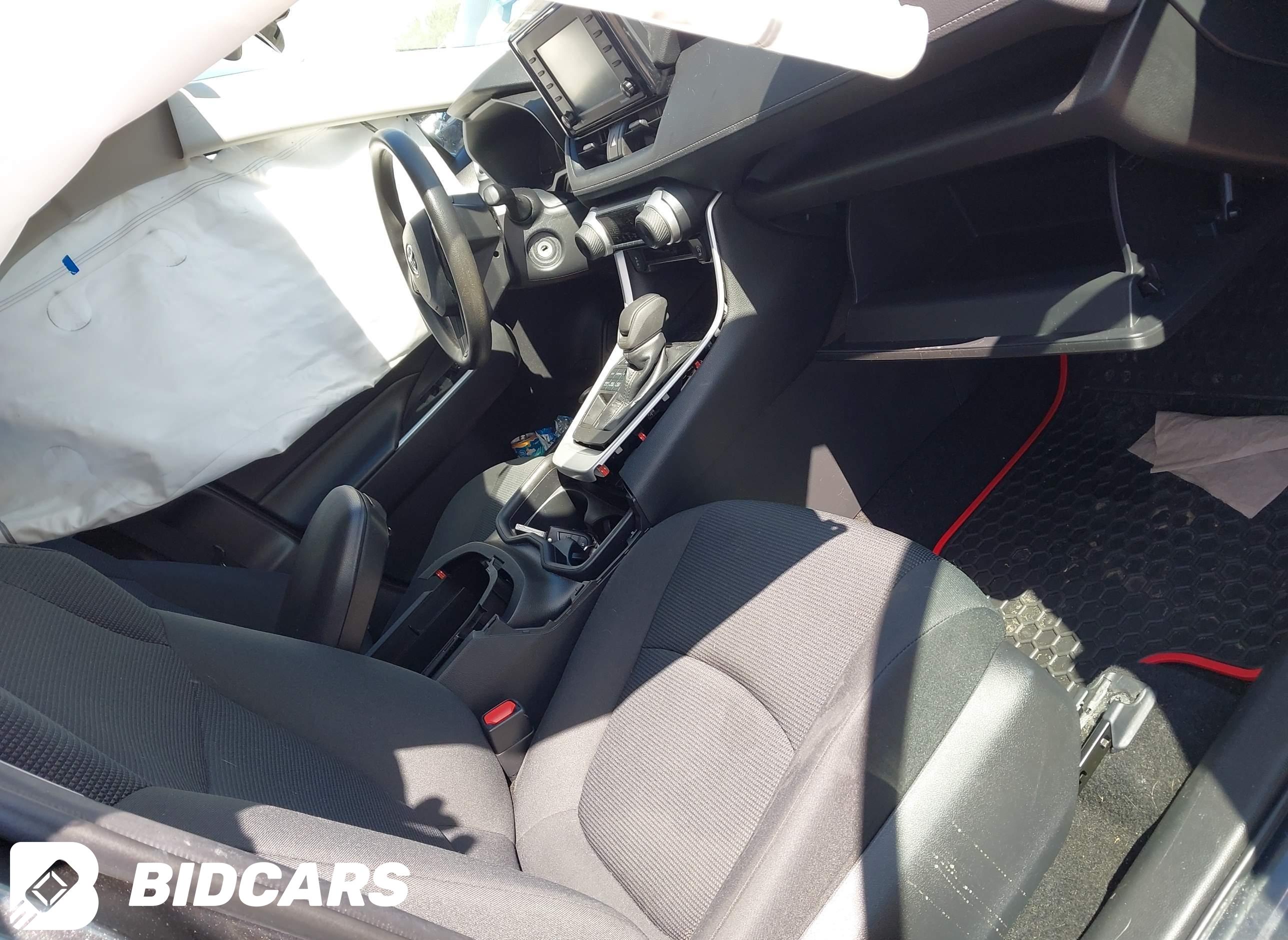 2021 Toyota RAV4, LE