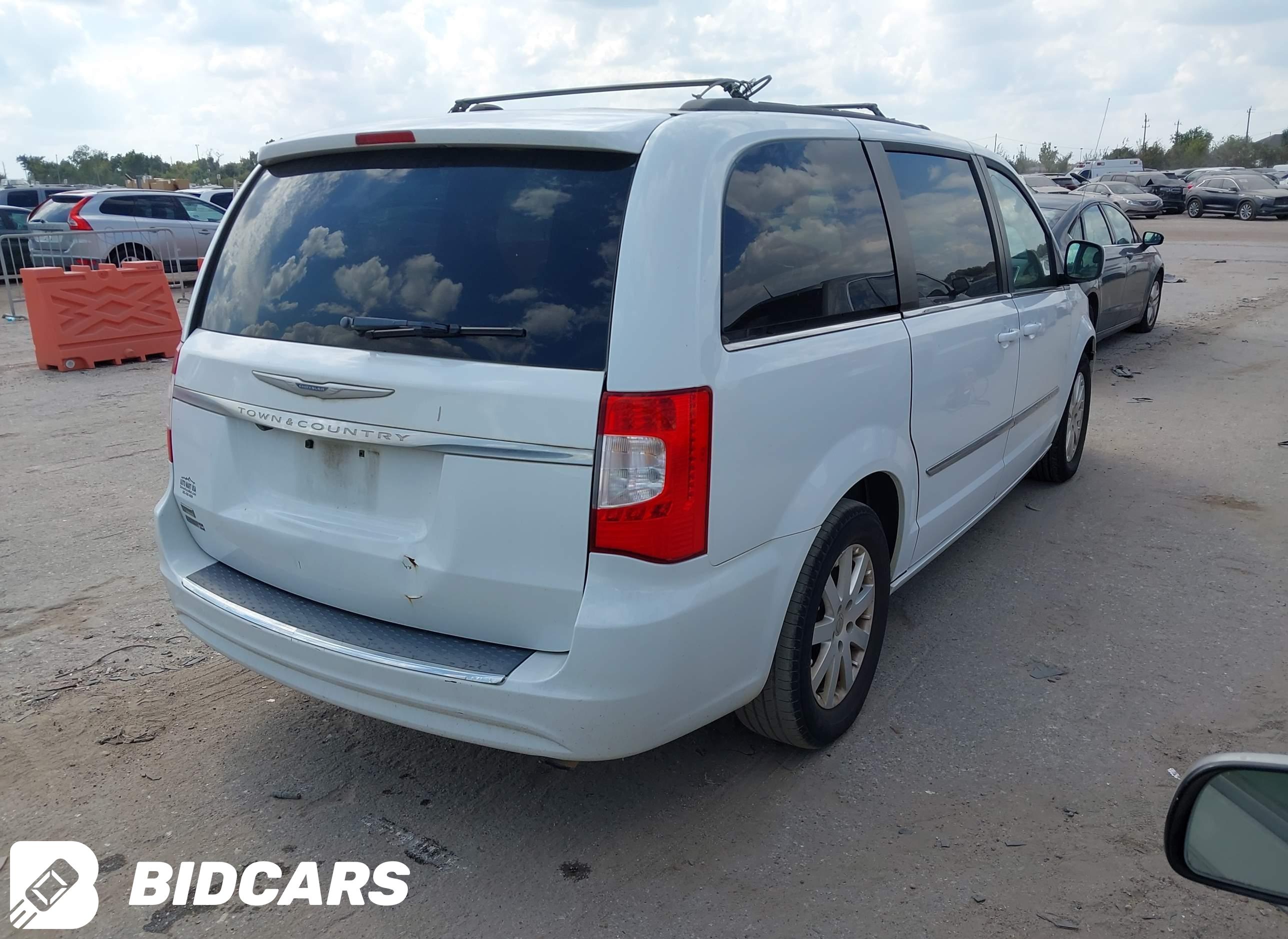 2016 Chrysler Town and Countr...